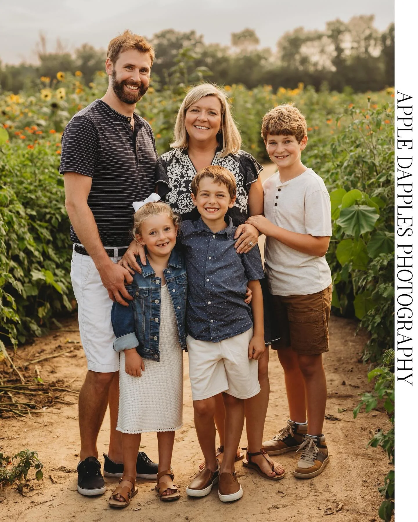 ✨ Sunflower magic, gone too soon ✨
This season was short-lived thanks to all the rain wiping out fields&hellip; but the golden moments we did get? Absolutely priceless. 🌻💛 This family brought the energy, the love, and the joy that makes these sessi