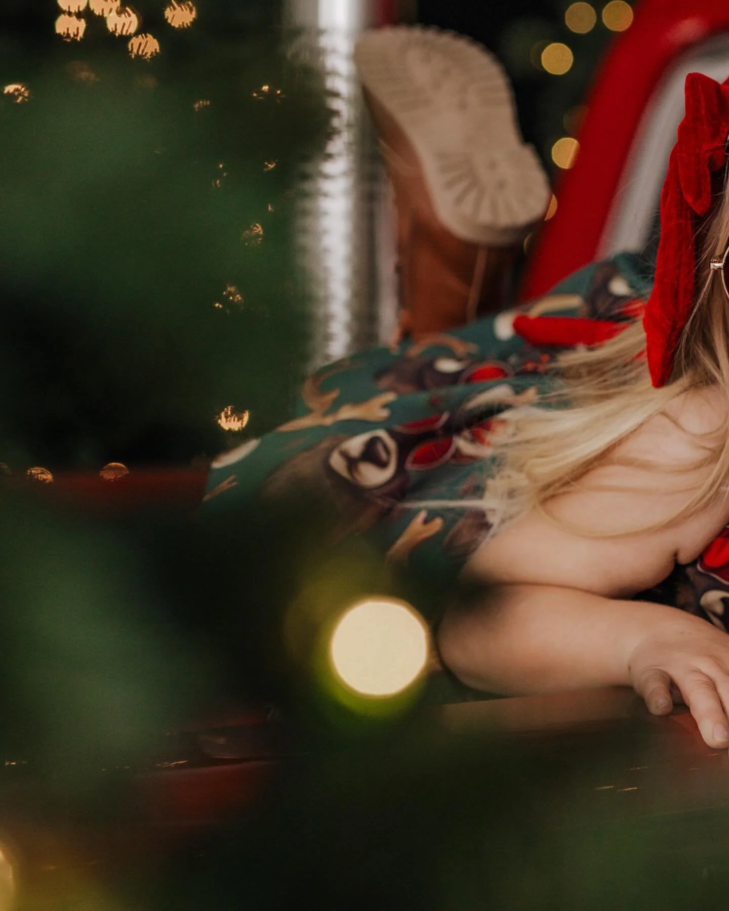 Little Red Truck, Big Holiday Cheer!

My little muse, aka my daughter, my model, my boss, made a special appearance in her daddy&rsquo;s little red truck (aka the ultimate daddy date night truck)! I can&rsquo;t wait to share these adorable holiday se