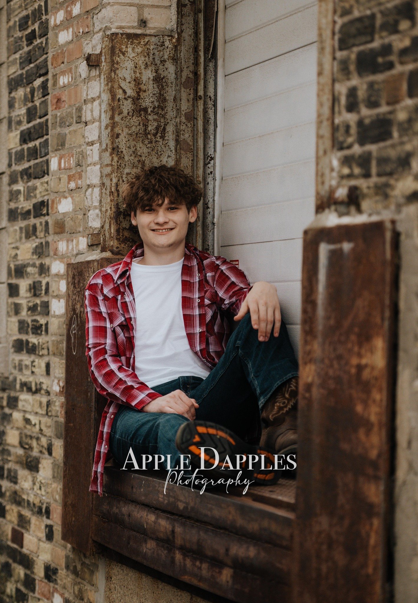 The boys absolutely showed up last year and I cannot wait to see the range of style, personality, and energy the Class of 2027 brings.
We&rsquo;re officially kicking off our first BOY Senior Add-On Session over the next few weeks 👀
Can you guess wha