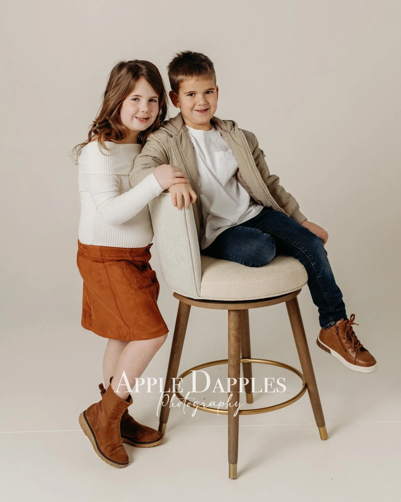 Obsessed is an understatement. 🤍
These families didn&rsquo;t just show up  they owned their early winter sessions. Every image? Classic. Timeless. The kind that never goes out of style.

And guess what&hellip;
We&rsquo;re bringing it back this sprin