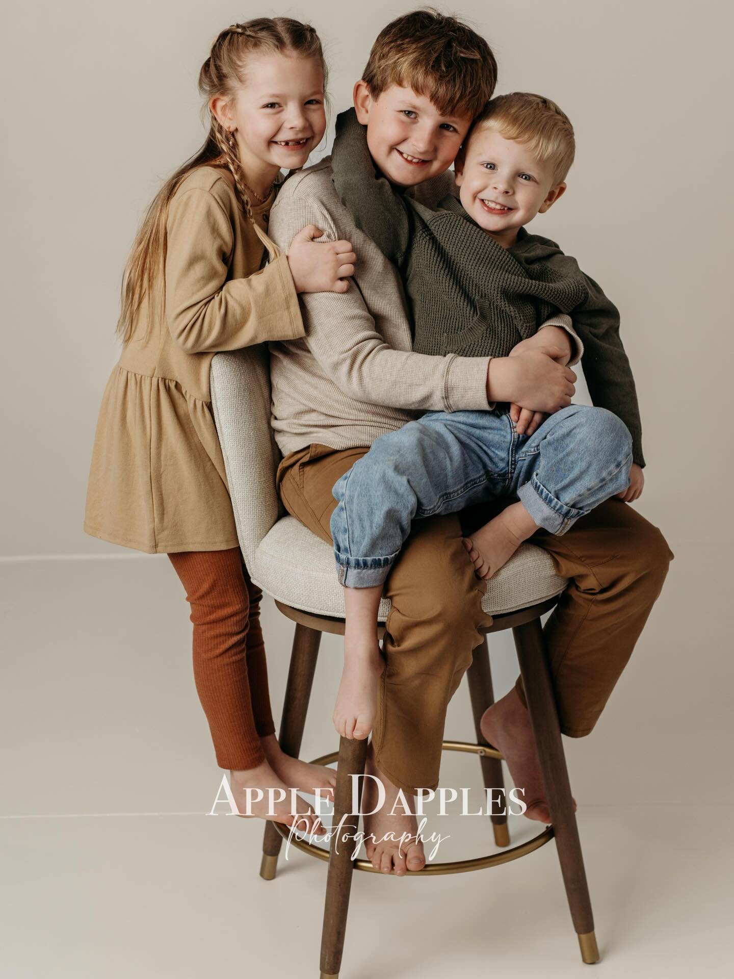 They know me.
They trust me.
And they ROCKED it.

Classic Indoor Sessions are officially open for a limited time ✨
Book here &rarr; https://www.appledapples.com/online-booking/p/march-classic