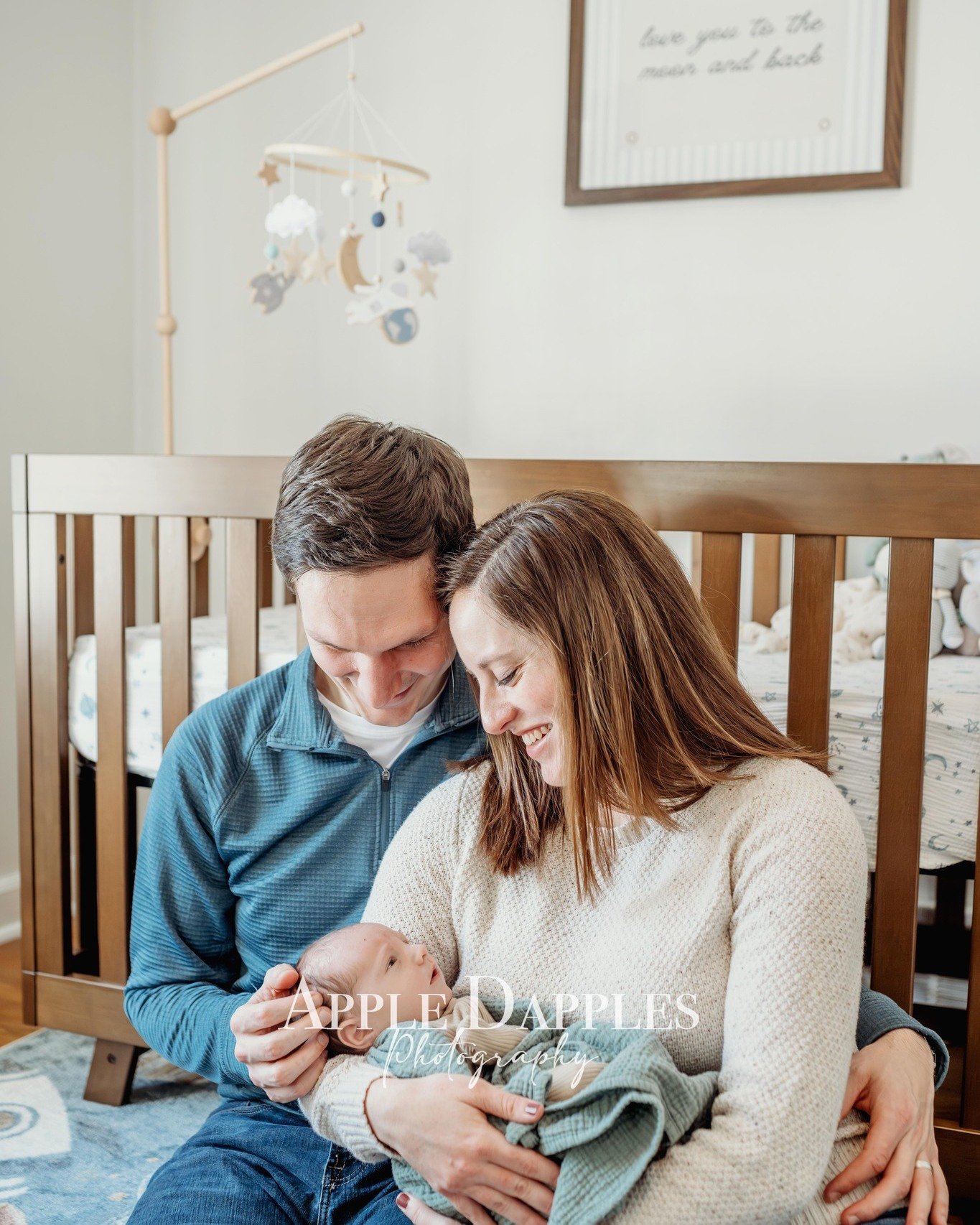 I will never not adore an in-home newborn session. 🤍

The nursery.
The snuggles on your couch.
The quiet in-between moments.

And here&rsquo;s something extra sweet&hellip;
Did you know I&rsquo;m offering complimentary Hello Little Hospital sessions