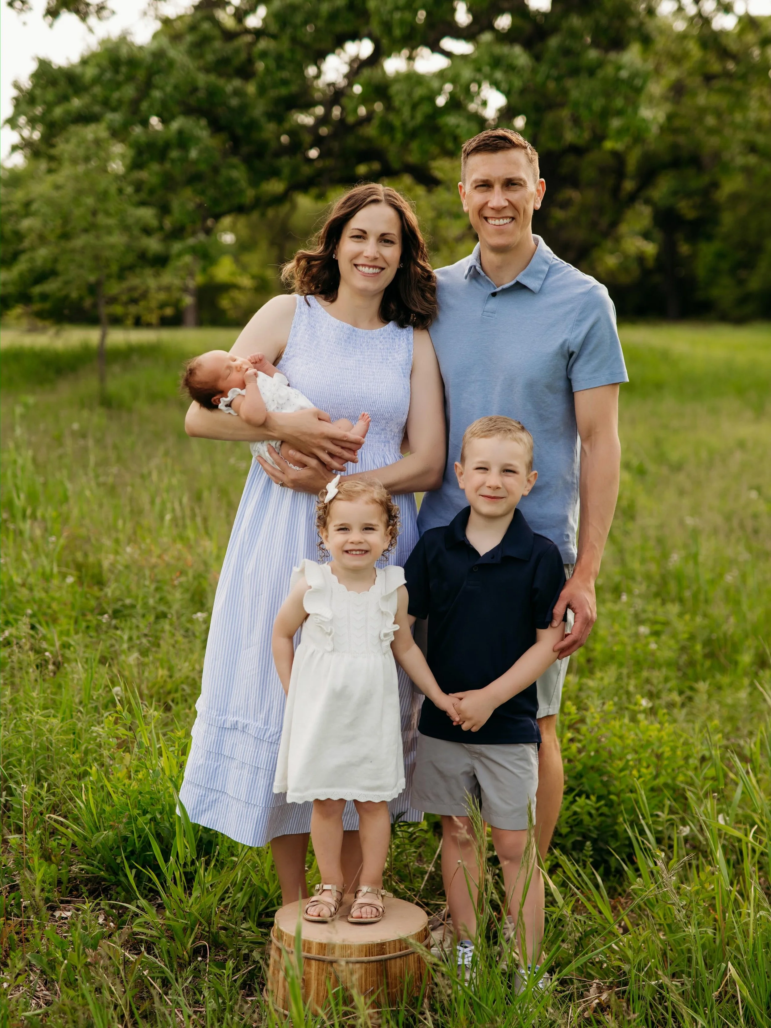 Family sessions are in full swing!!! Pm me to book summer 2026!!!

Just a few more senior spots left for the class if 2027 snag one before they are all gone!
