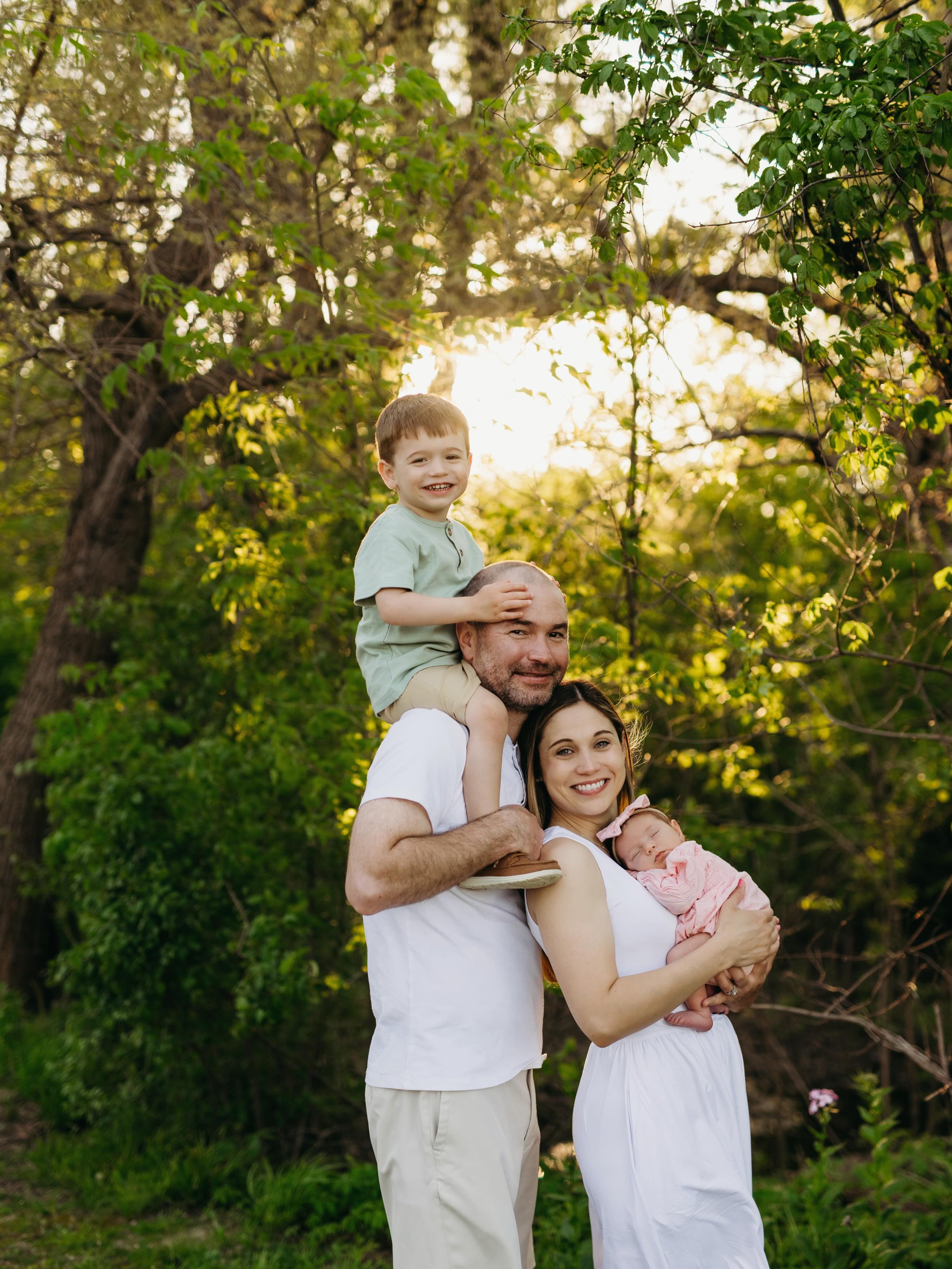Summer means outdoor newborn sessions and boy do I love it!!!