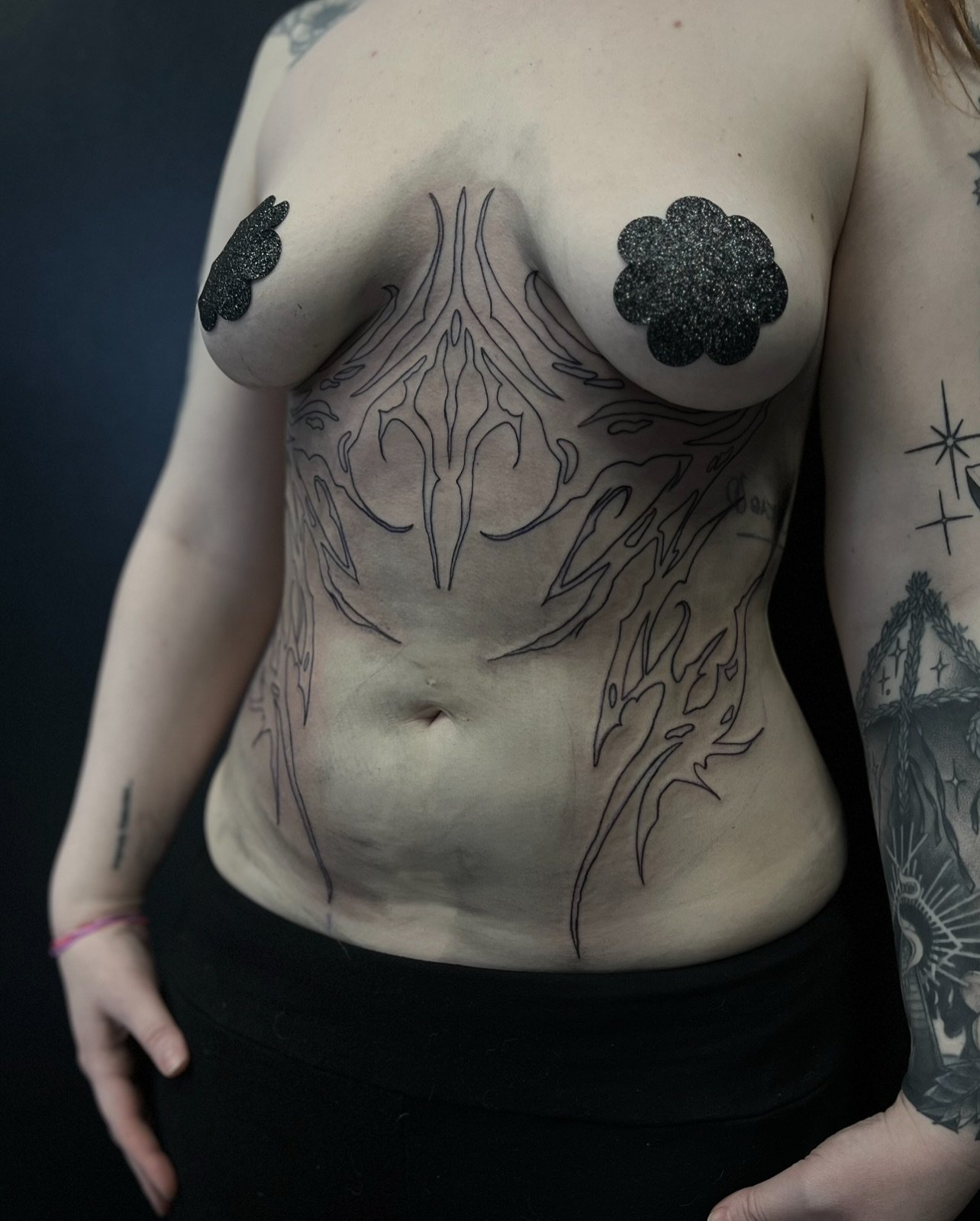 next step. black

____
#blackwork #neotribal #darkornaments #darkworktattoo