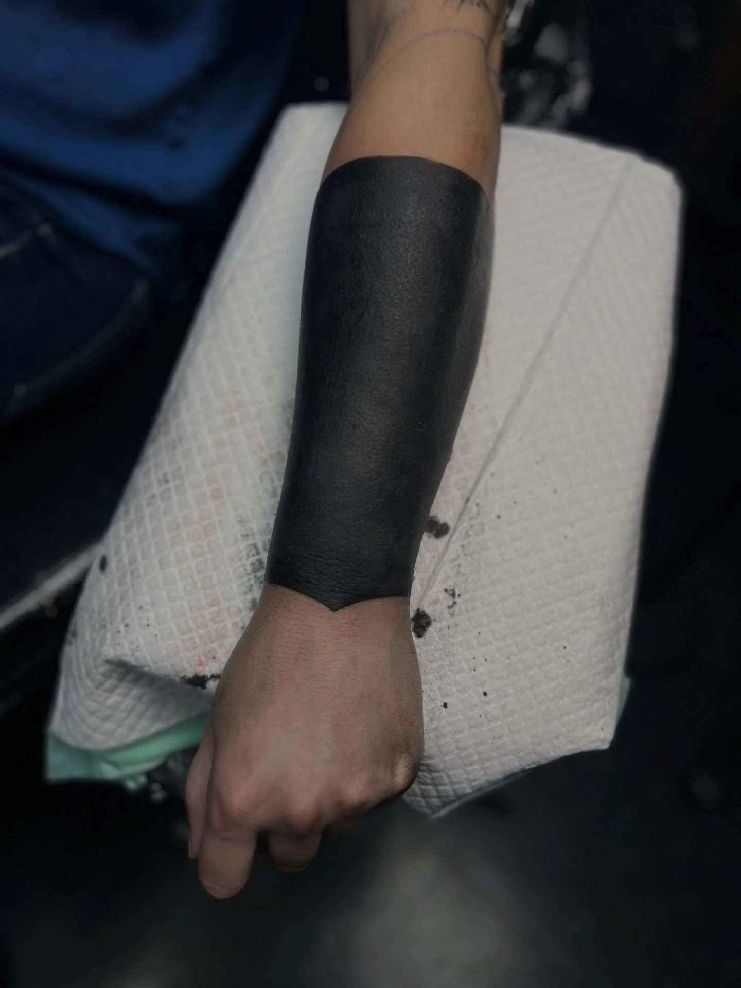 blackouts = a fresh start

first session down on this soon to be white on black half sleeve