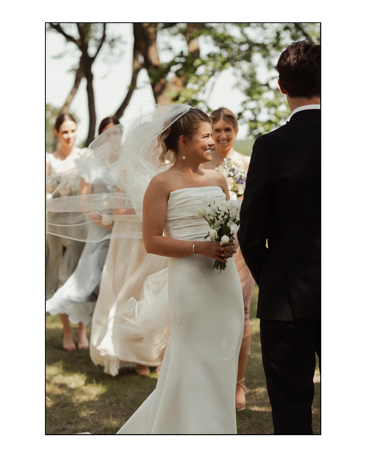 Lakefront Ceremony 

Anne + Kevin 6.18.22
Alexandria, Minnesota 

Planner @honeyhill_weddings 
Bride @robertbullockbride 
Groom @atmosferempls 
.
.
.

.
.
#minneapolisweddingphotographer #stpaulwedding #stpaulweddingphotographer #minnesotawedding #mi