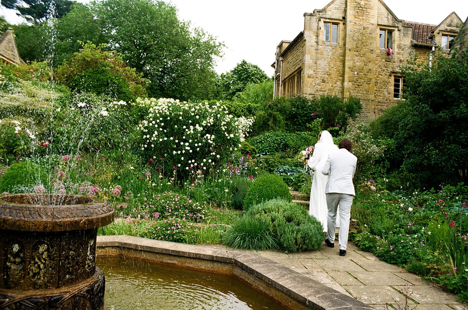 Flowers_UK_WeddingxStephanie-747.jpg