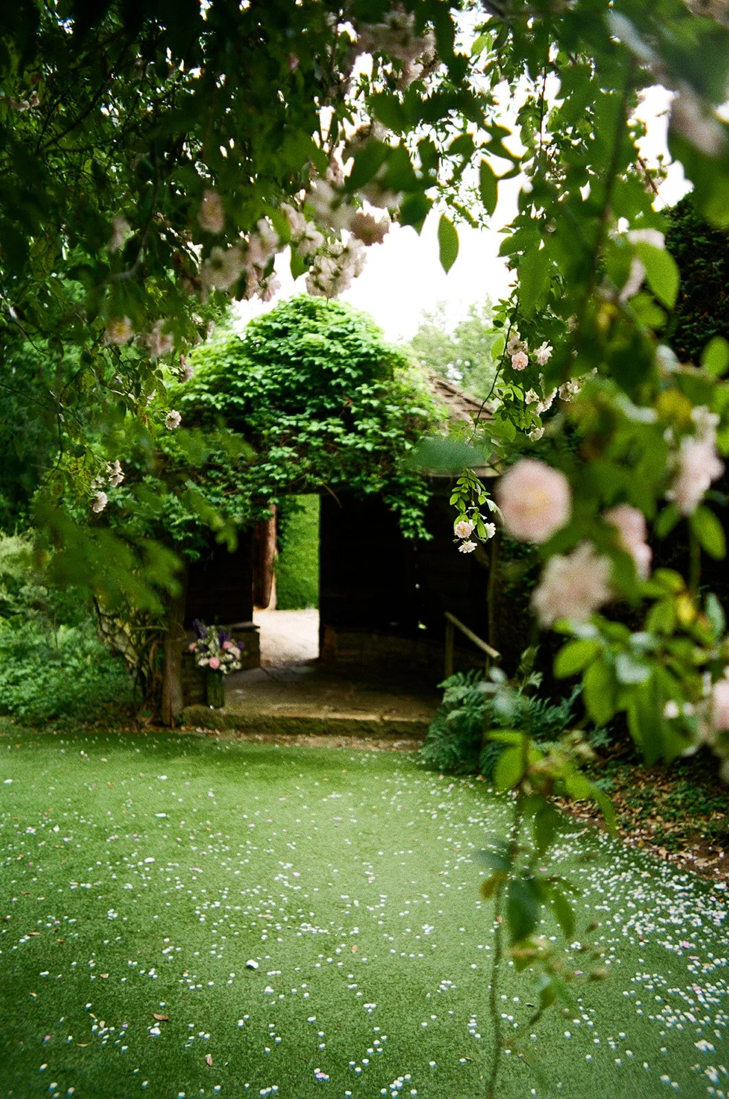 Flowers_UK_WeddingxStephanie-733.jpg