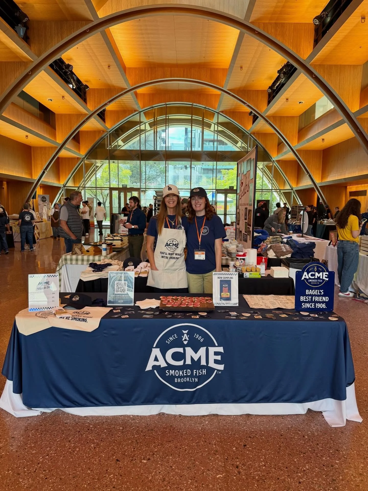 &lsquo;Loxed&rsquo; in at @bagelfest west! 🔒😤🐟🥯

We had such an amazing time at the first annual BagelFest in Los Angeles, California! 🥳

Thank you to @bagelfest, @jewishfoodlab_wilshire, @wilshireboulevardtemple, &amp; @bagelambassador for putt