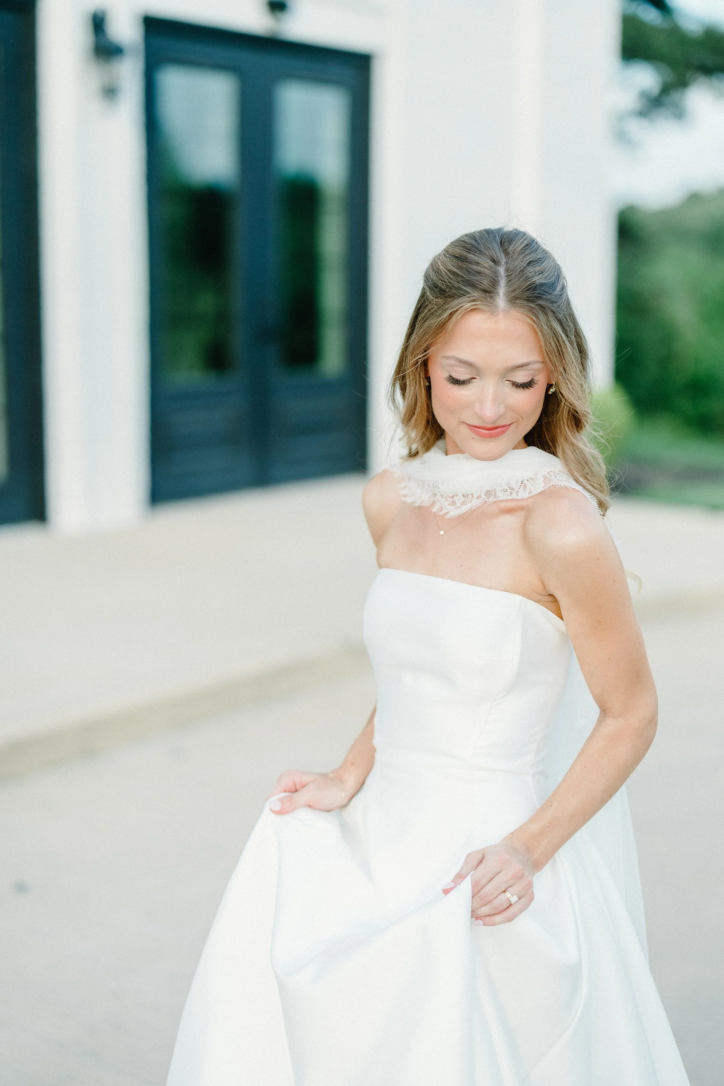 Louisiana classic elegant bride from North louisiana. Bridal Scarf and satin bridal gown.