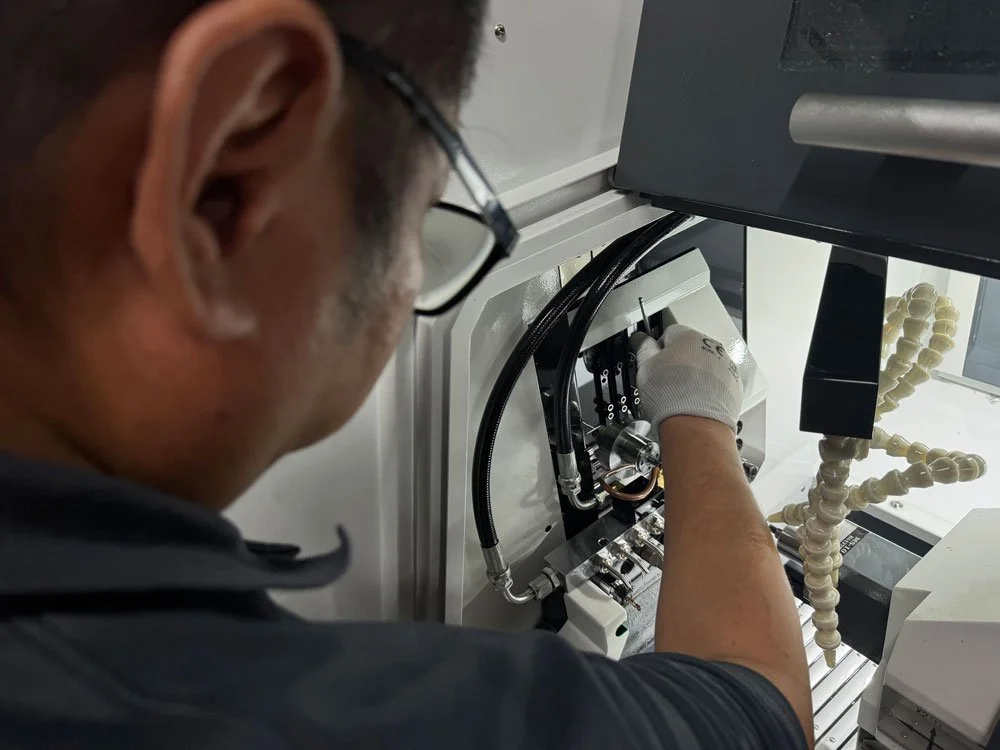 Smartlathe-CNC-machine-tool-Thailand-Customer-debugging