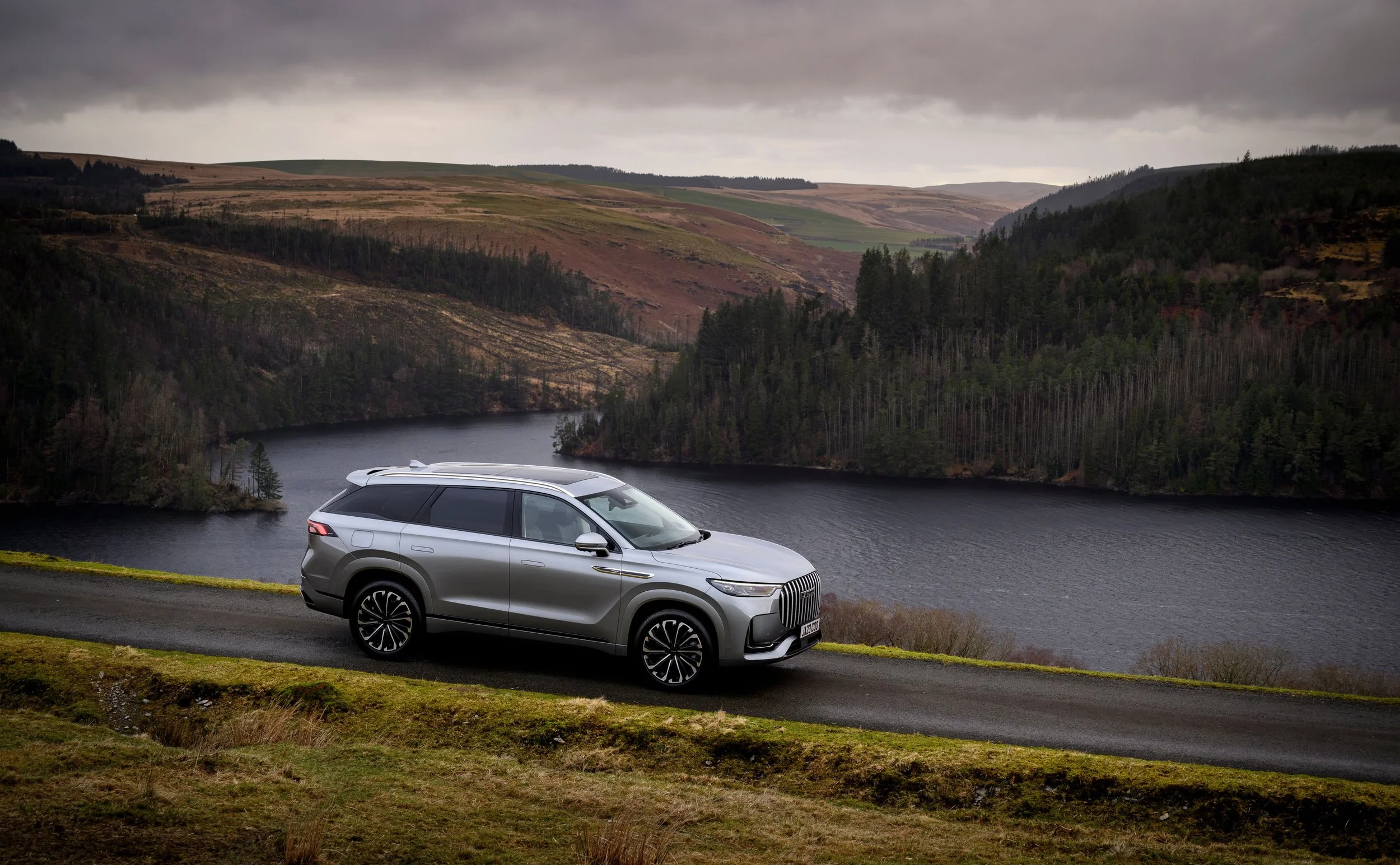 Jaecoo 8: New Luxury AWD 7-Seat SUV Plug-In Hybrid with 83 miles of EV only Range