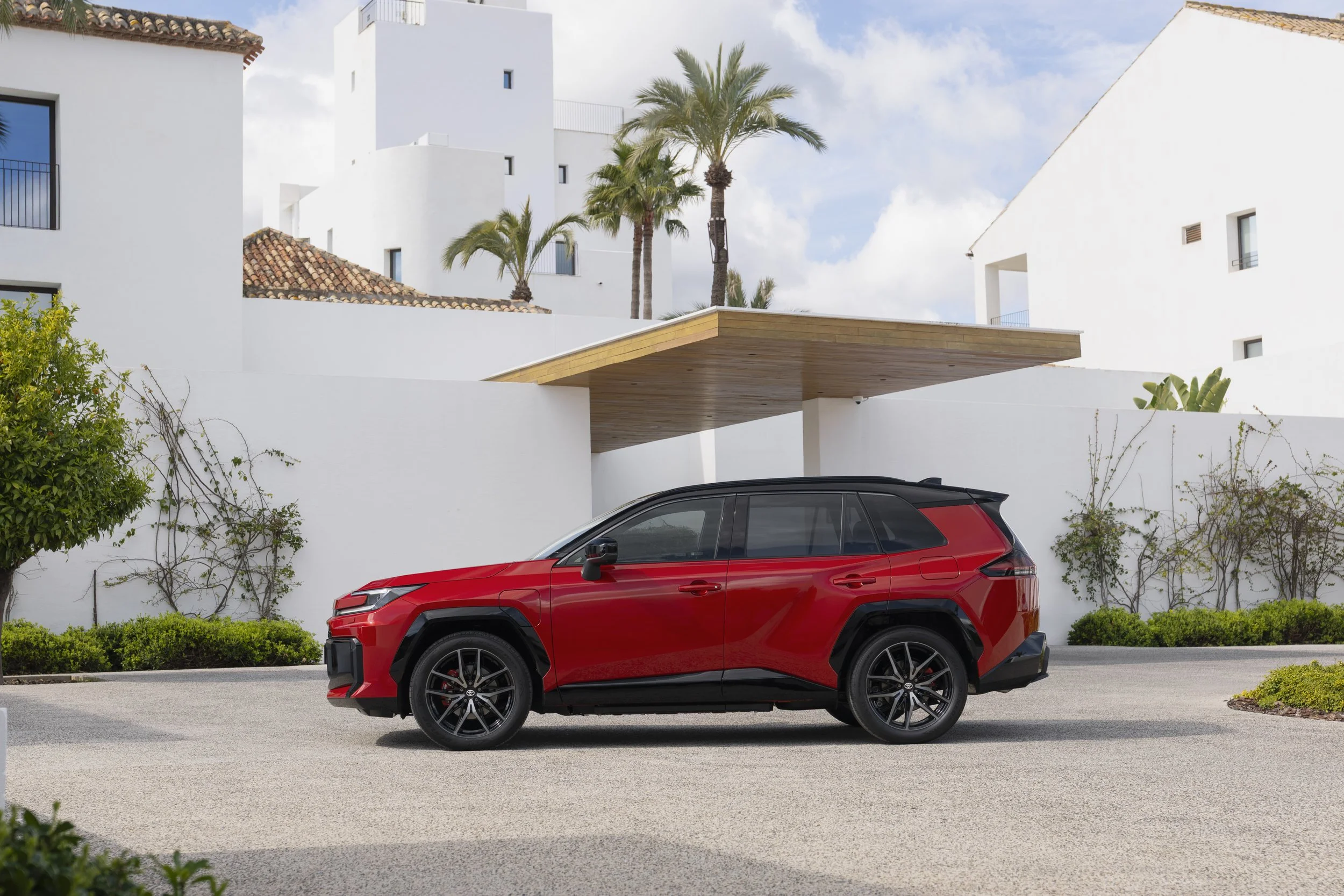 2026_rav4phev_grs_emotionalred_static_061.jpg
