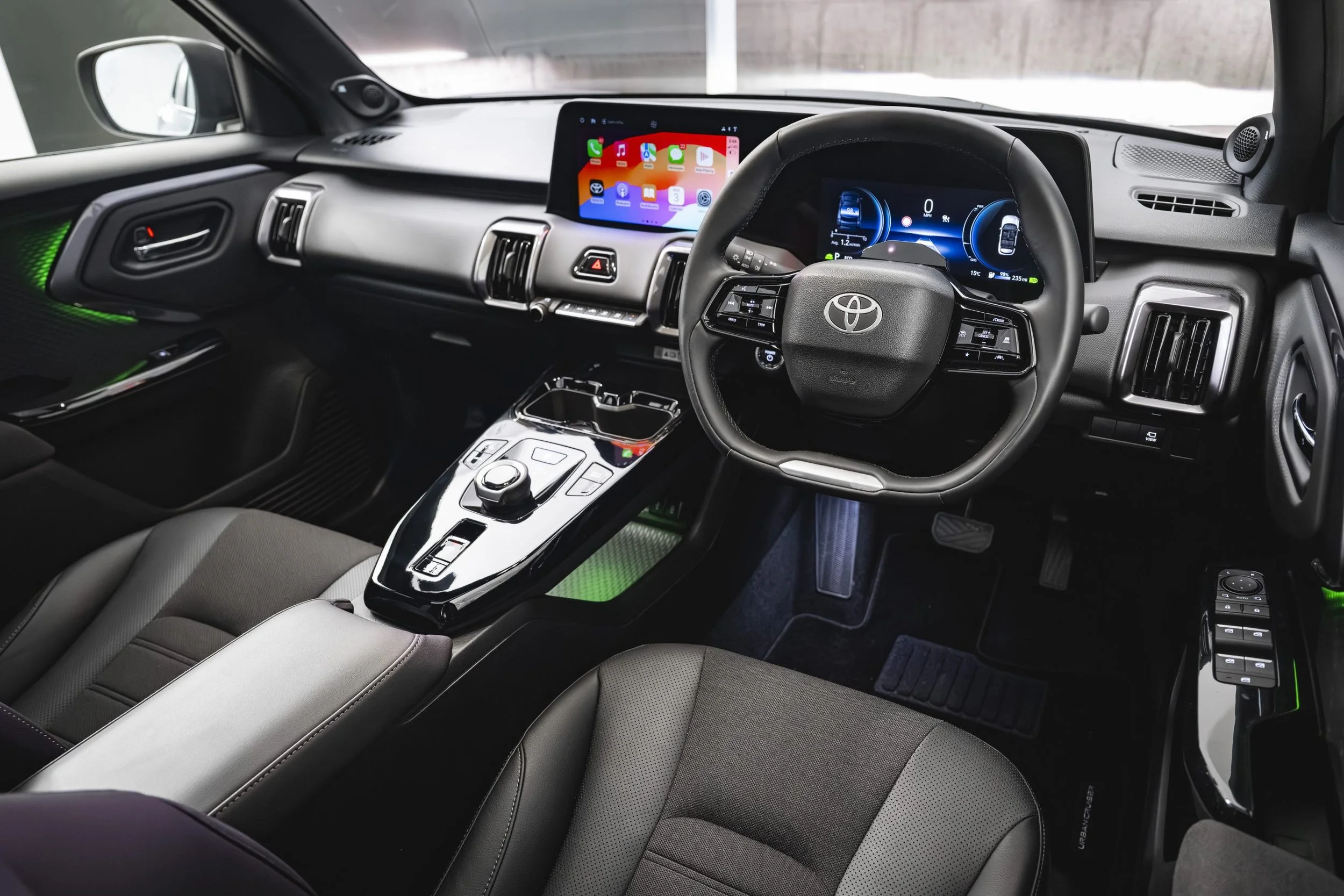 Toyota-Urban-Cruiser-Interior-2-scaled.jpg