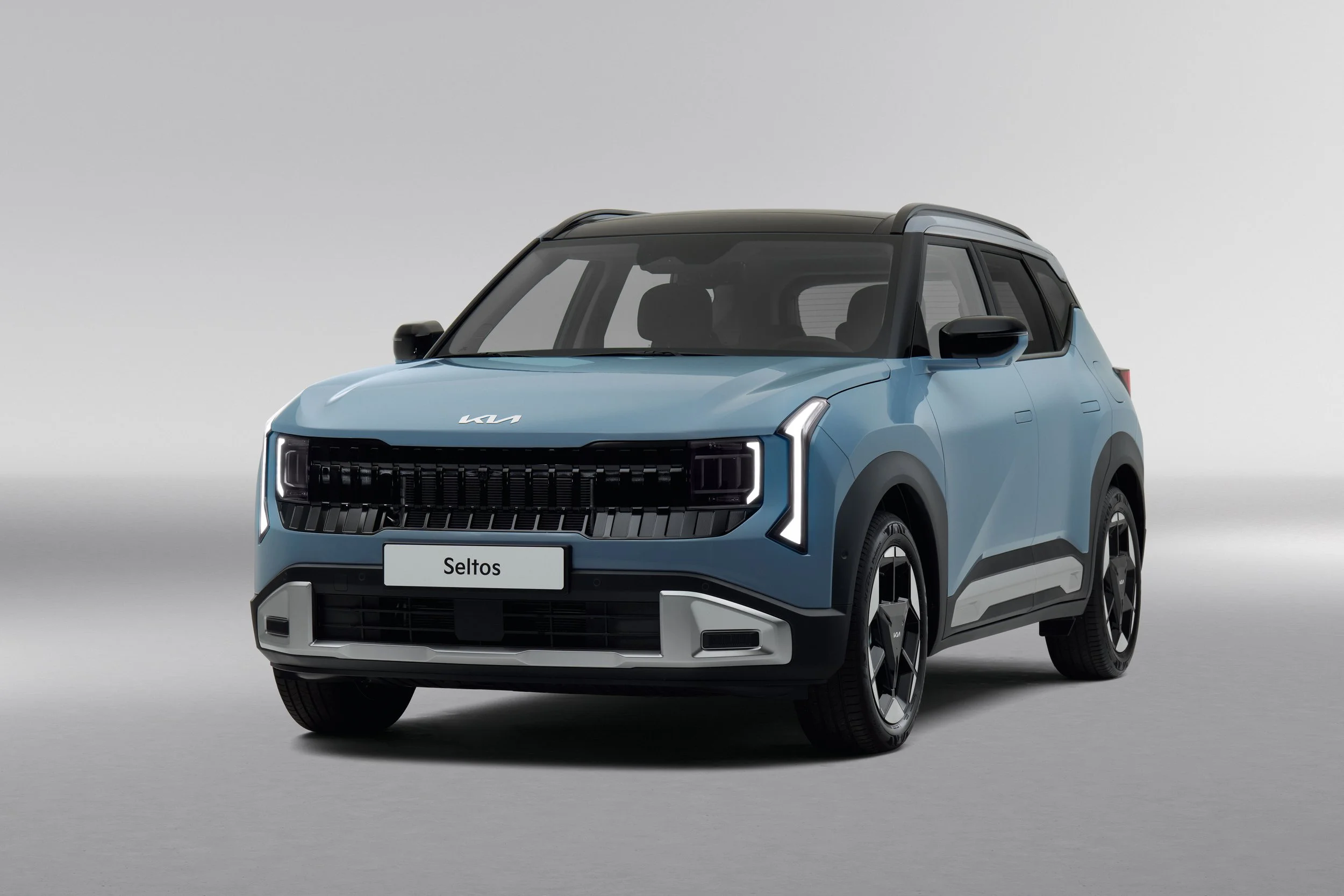 31264-all-new-kia-seltos-ice-baseline-eu-pale-grey-1.jpg