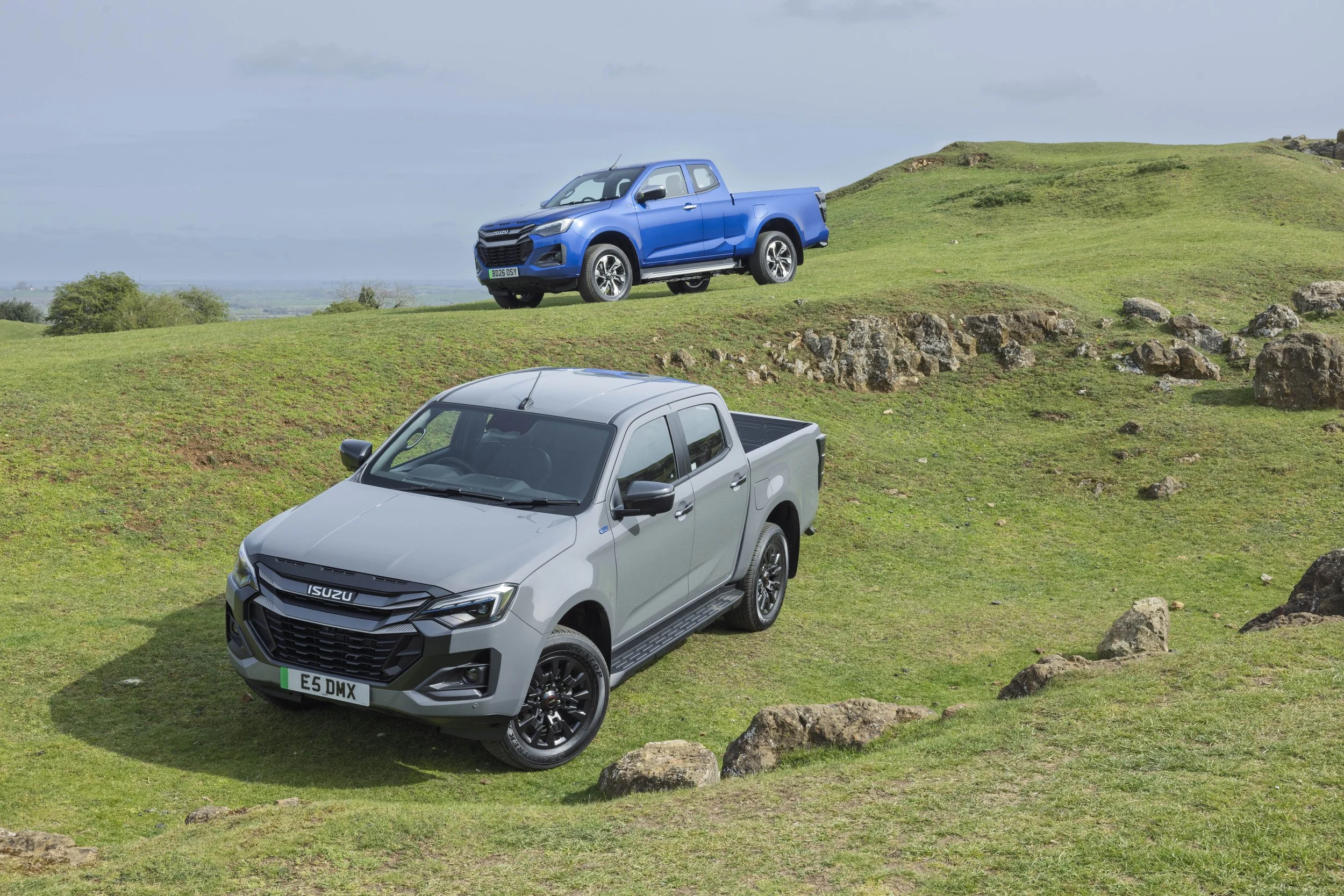 5235-isuzu-d-max-ev-ev-cross-double-cab-grey-edl40-extended-cab-blue.jpg