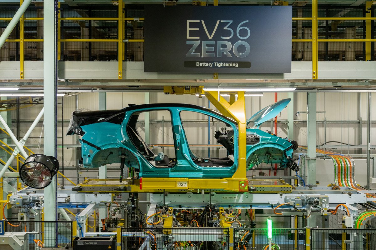 Nissan to Close a Production Line in Sunderland