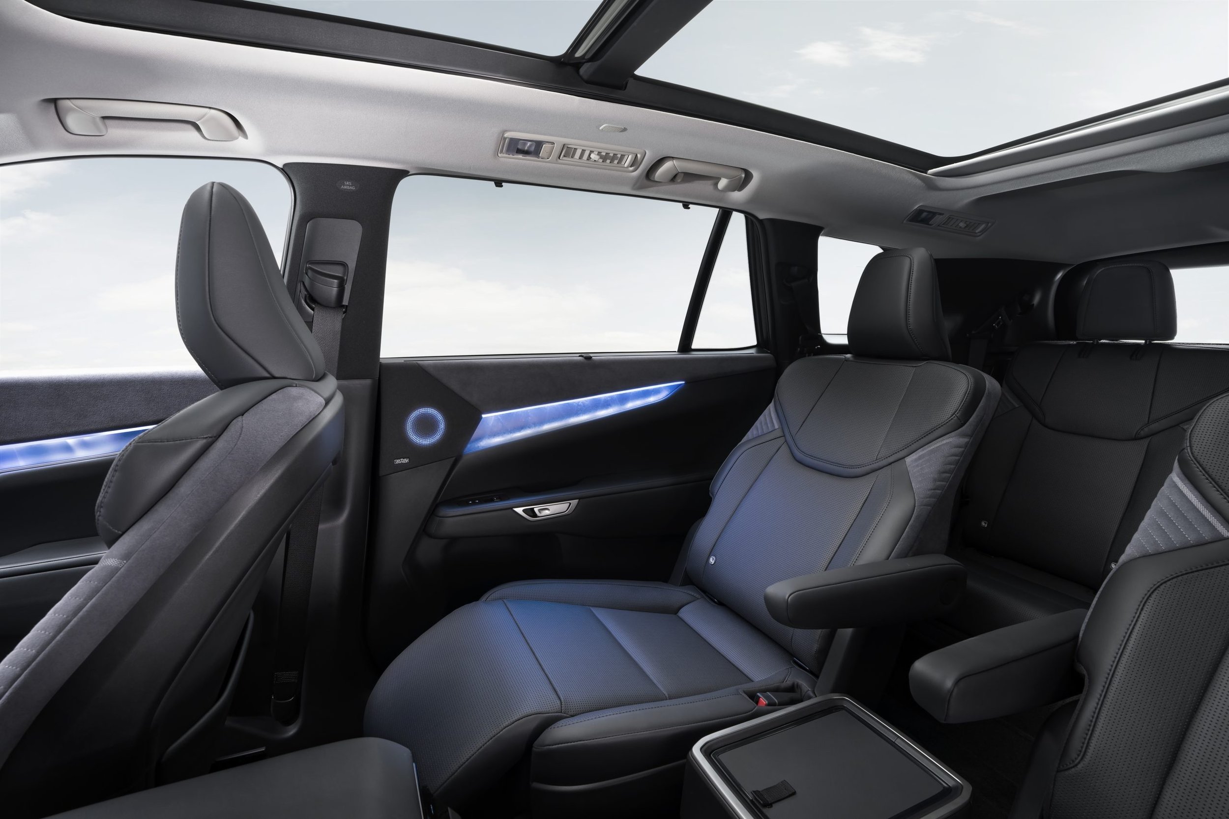 2026_Lexus-TZ_WP_20-scaled.jpg