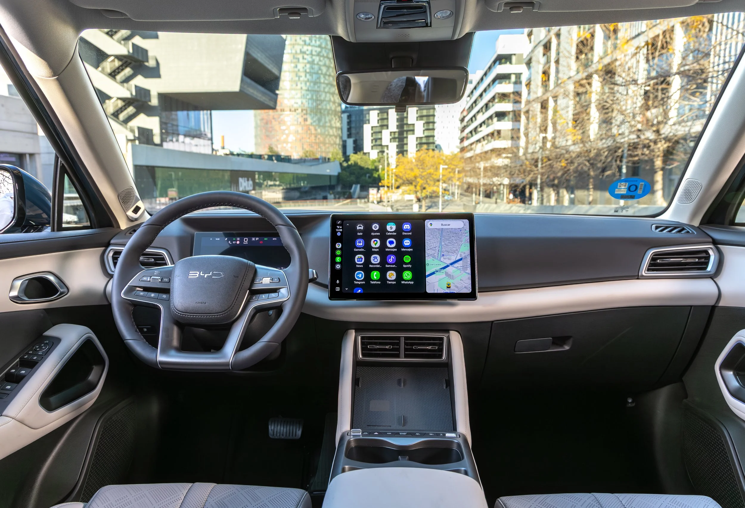 3BYD-ATTO-2-DM-i-Interior.jpg