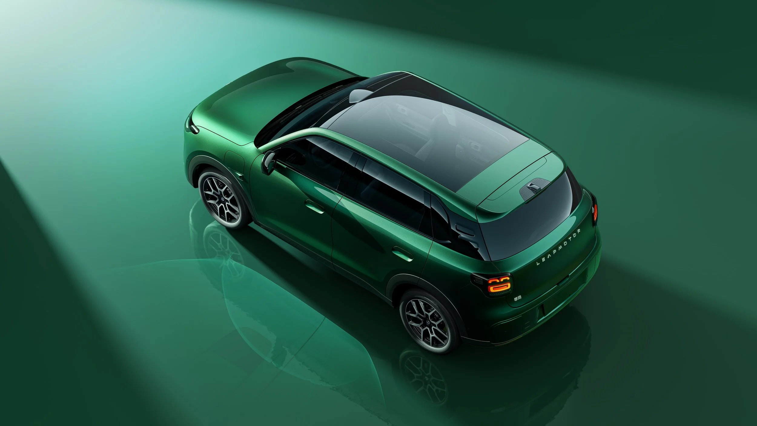 leapmotor-b03x-debut-at-guangzhou-motor-show-21-nov-2025-4.jpg