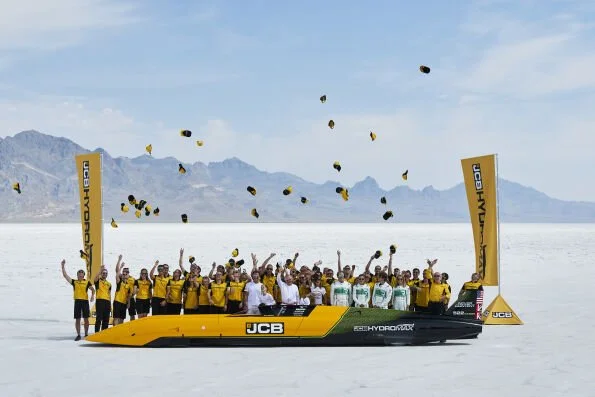JCB Hydromax Smashes the Land Speed Record at 406.320 MPH