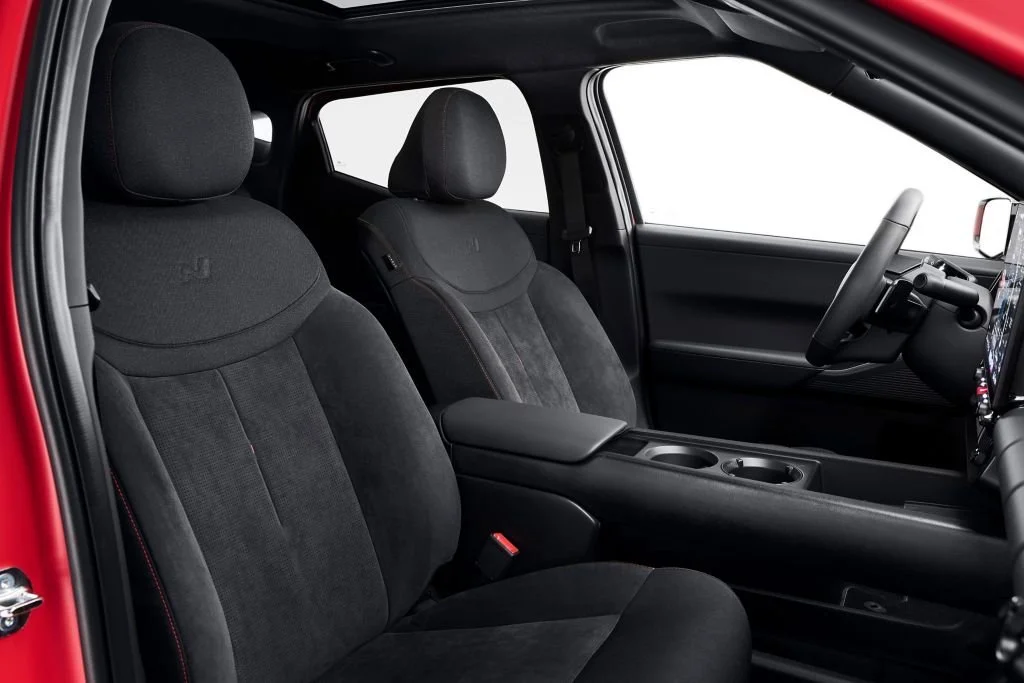 hyundai-ioniq-3-unveil-0426-interior-04_wid_1024_bfc_off.jpg