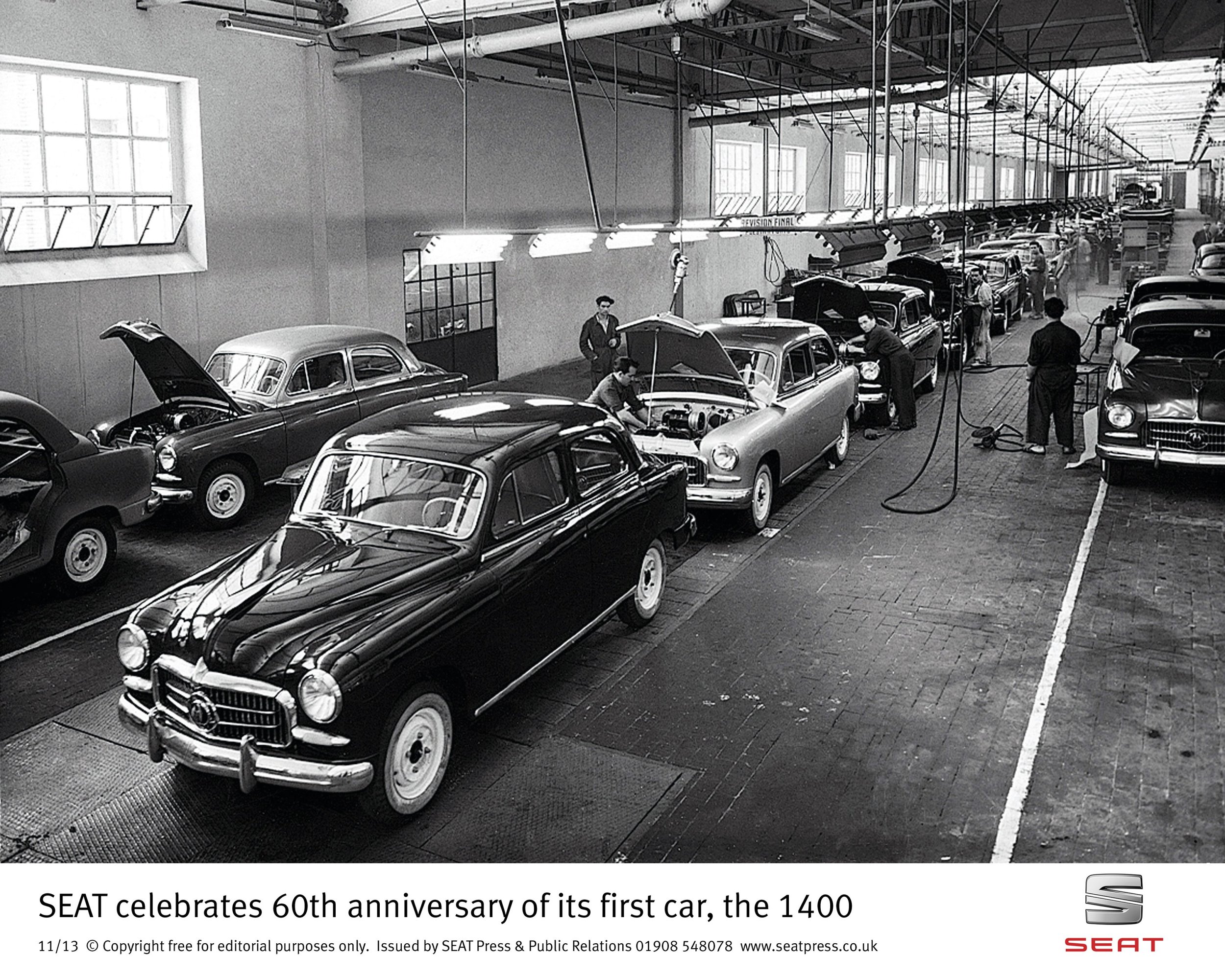 SEAT_celebrates_60th_anniversary_of_its_first_car,_the_1400.jpg