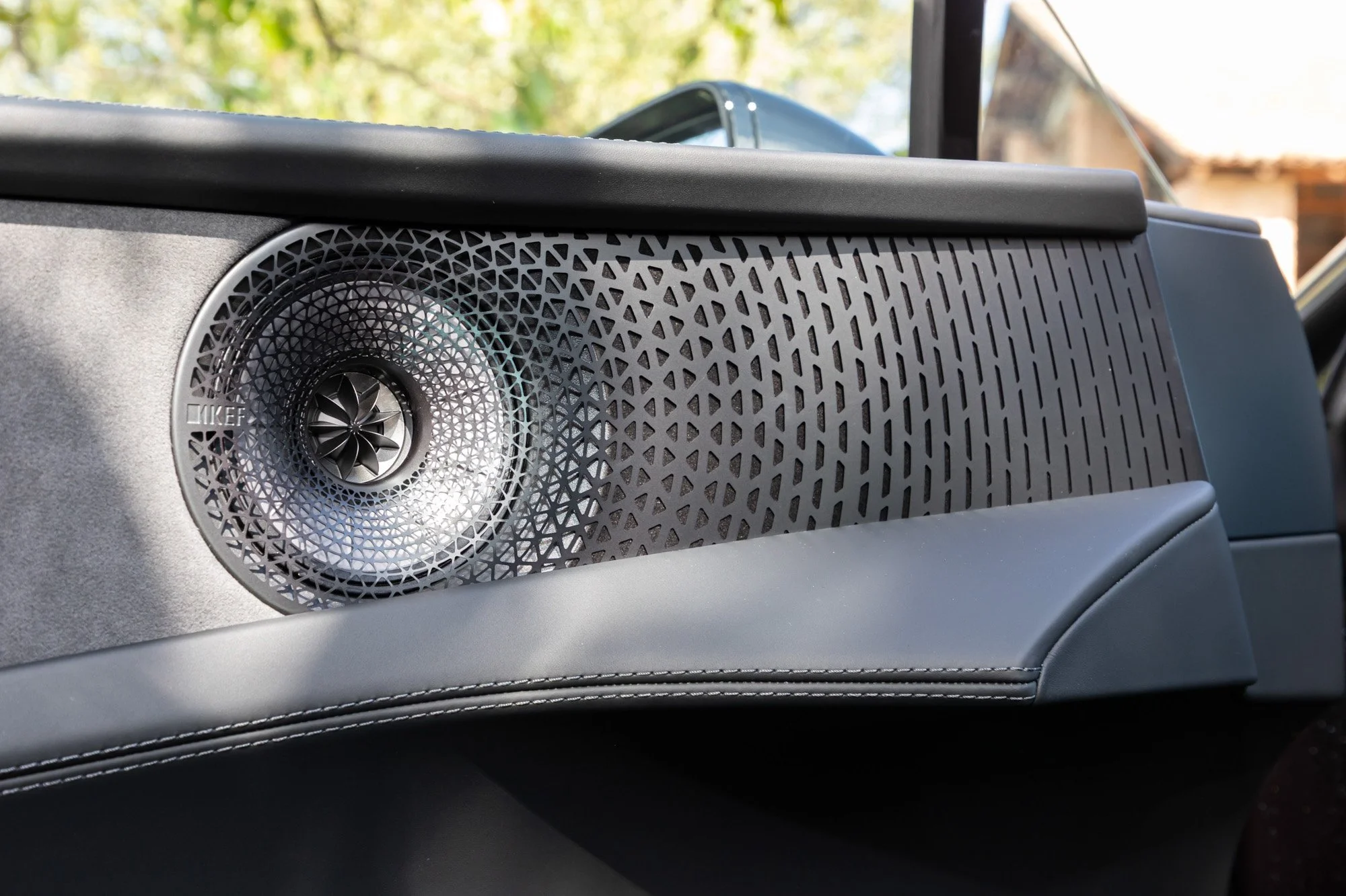 Lotus-Emeya-600-Sport-SE-Interior (14).jpg