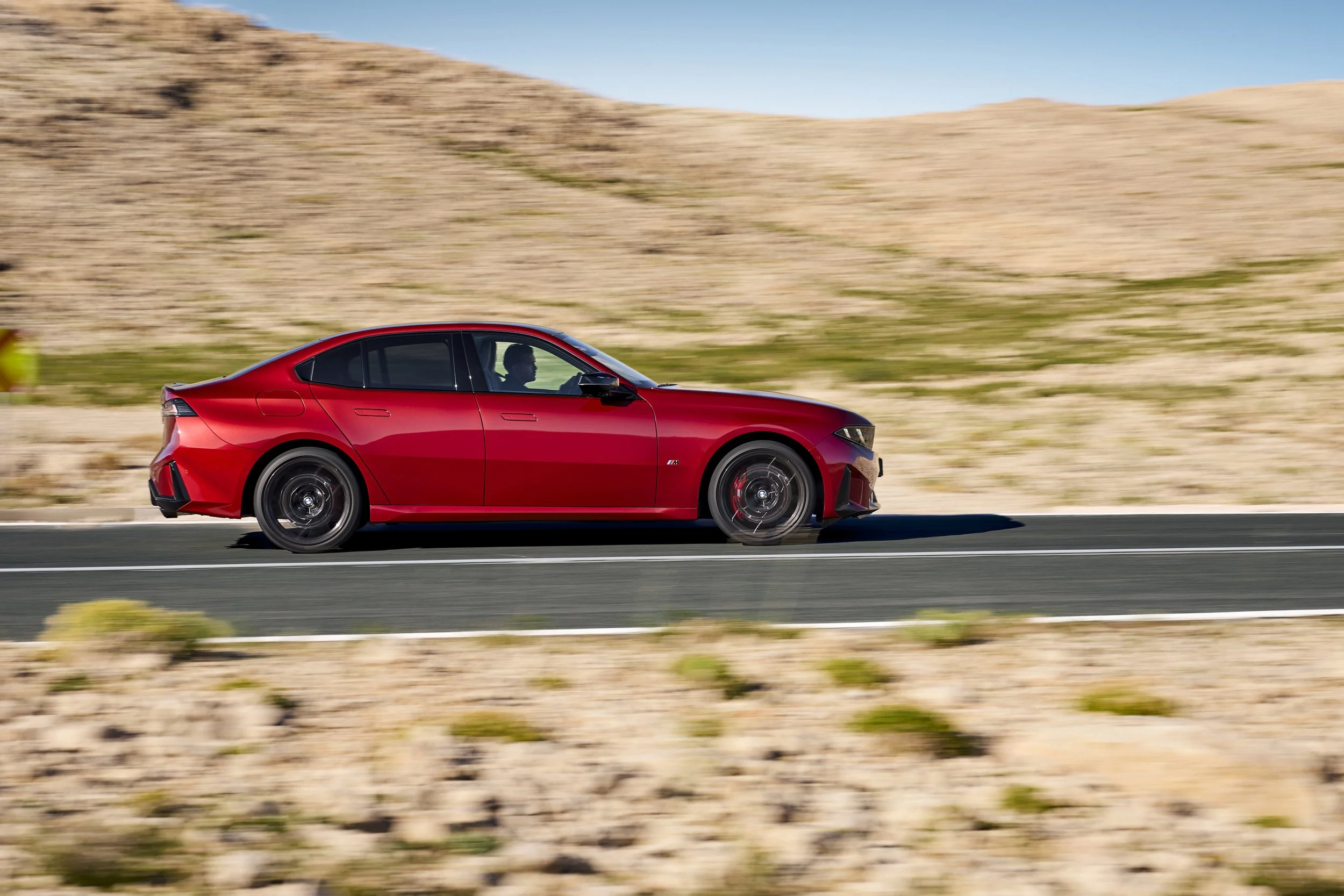 P90657706_highRes_the-new-bmw-m350-xdr.jpg