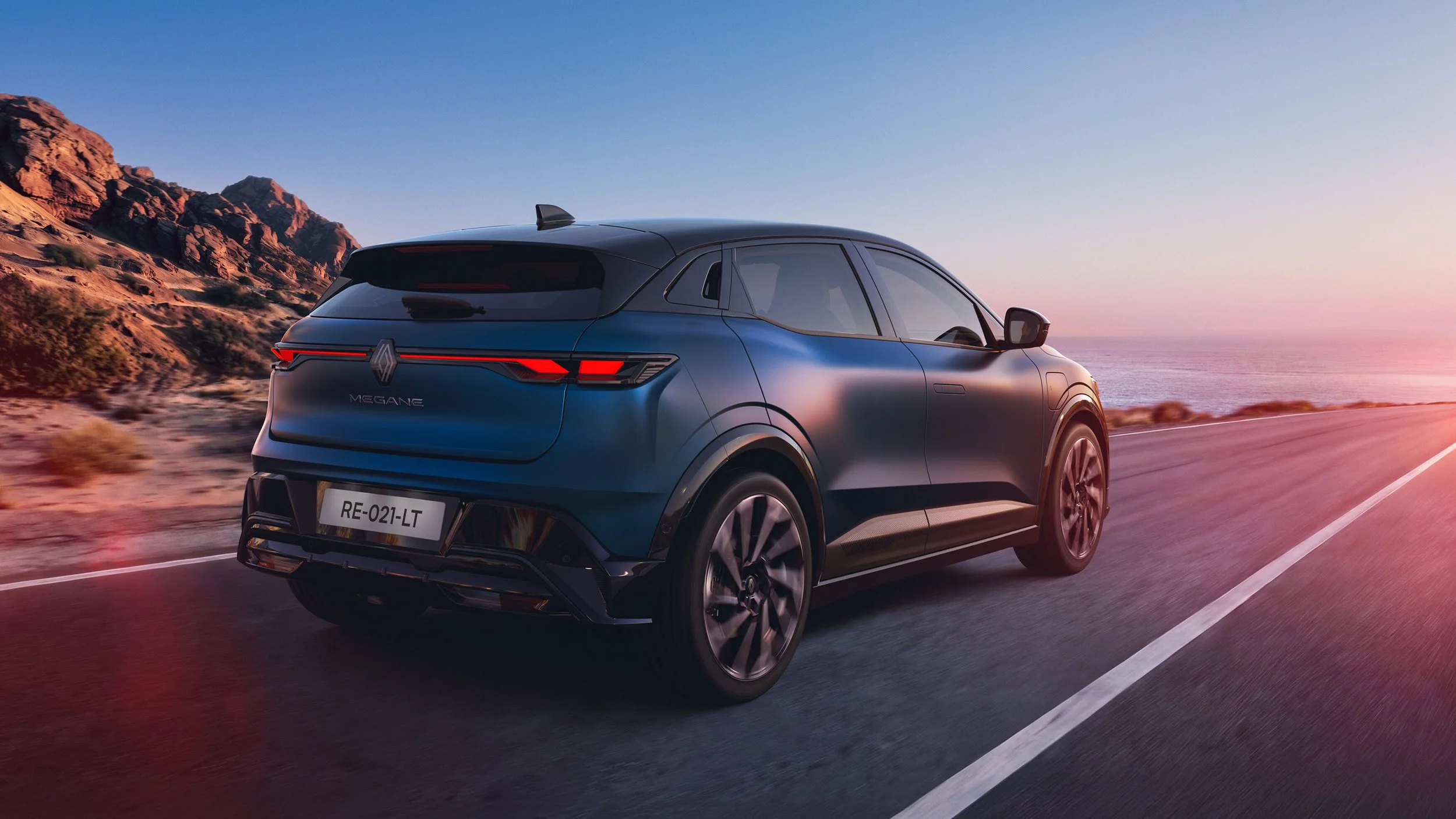 23873-new-renault-megane-e-tech-electric-4.jpg