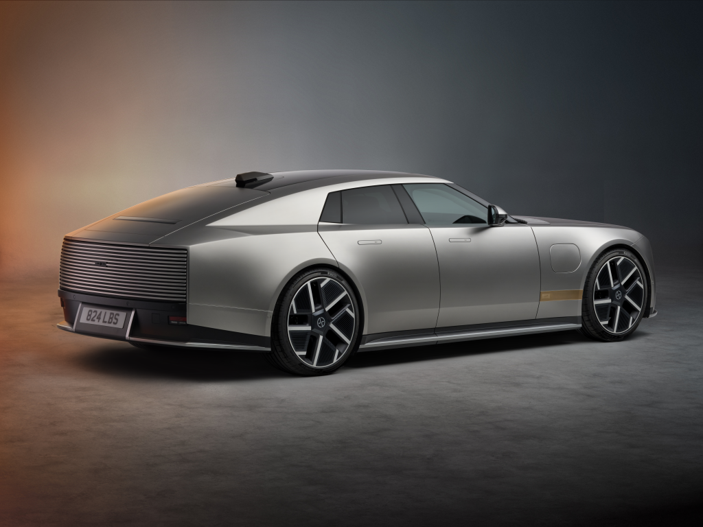 SILVER_REAR_7-8 (1).png