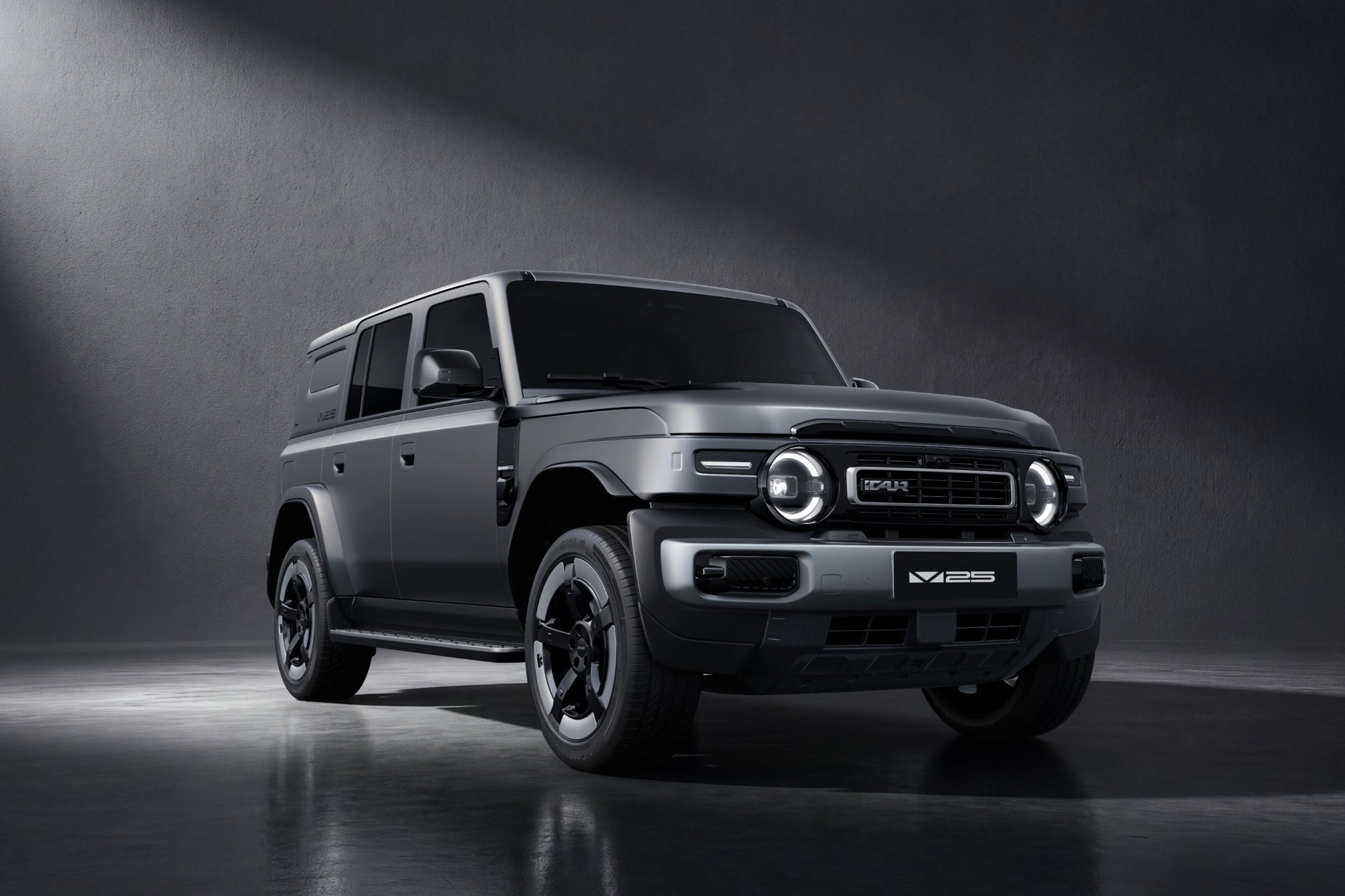 02 iCAUR V25 Front Three-Quarter.jpg