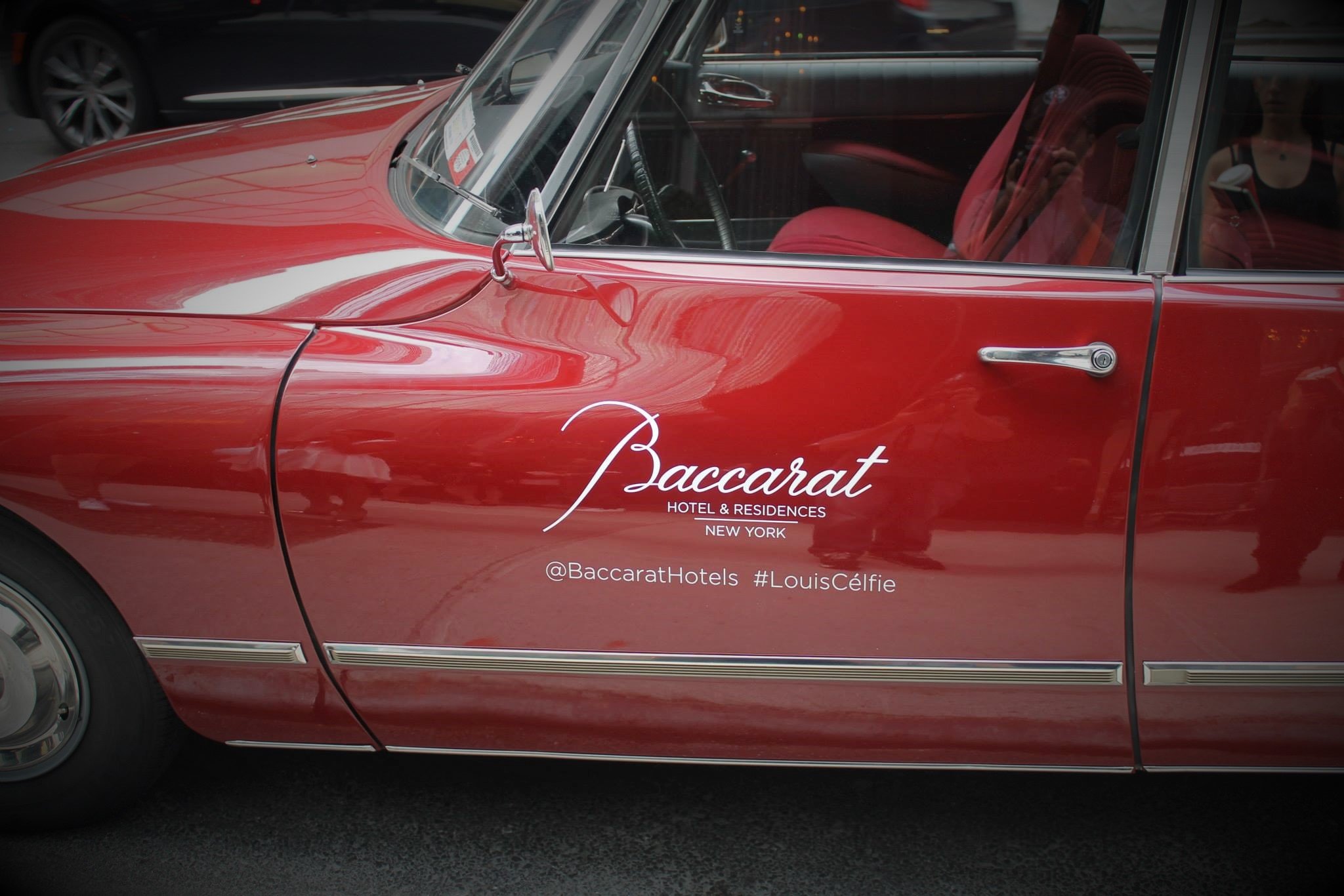 Vinyl lettering vehicle 007.jpg