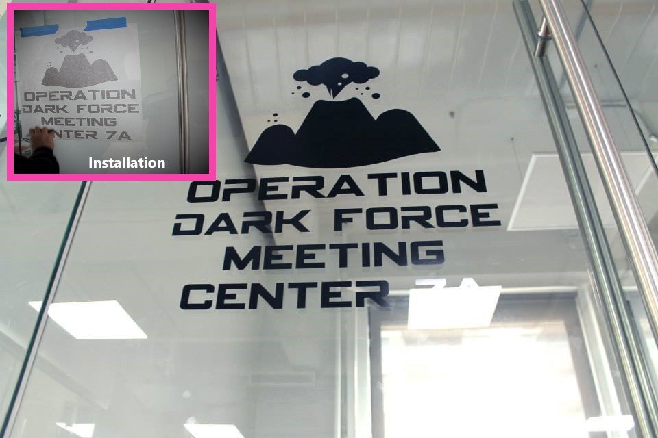 Vinyl Lettering on Window 009.jpg