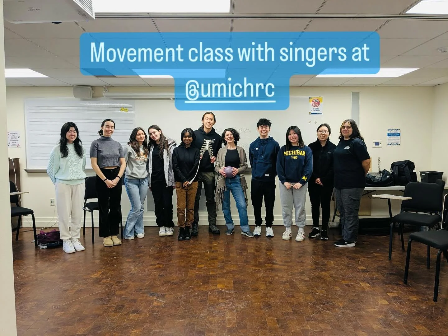 Singers!🎶 I had a fantastic time teaching a movement class for the vocal students of @jgoltzmusic (her lovely face was behind the camera) at @umichrc. 

As much as I enjoy working with string players, I also love working with musicians of instrument