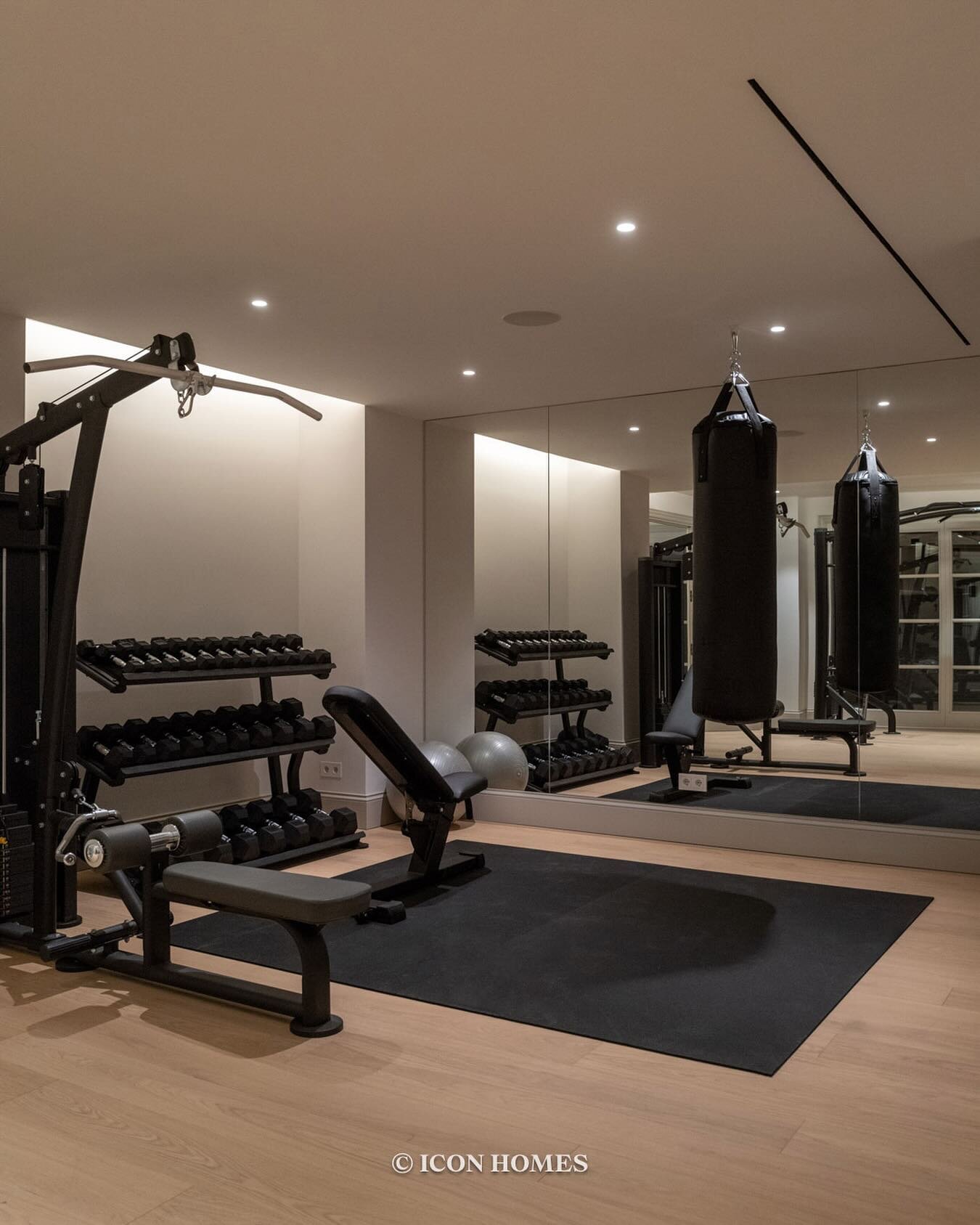 Private gym

#Iconhomes #iconmarbella #icon #homes #conceptdesign #interiordesign #iconjournal #luxuryproperty #invest #crafting #property #propertyinvestor #propertydeveloper #advisor #architecture #design #develop #considered #spaces #interior #qua