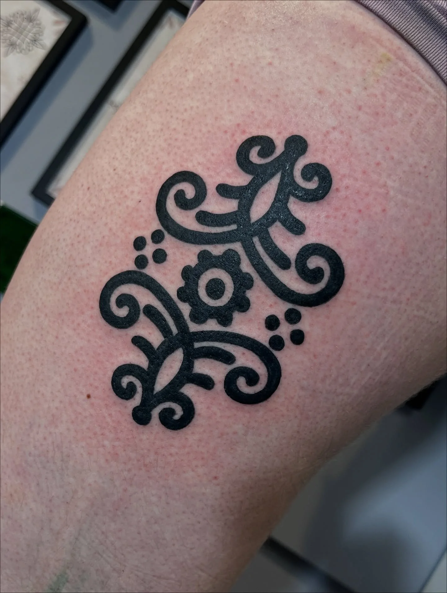 &bull; double trouble for Bee, thanks for your trust always &hearts;️🕉️🌞 &bull; 

#kiitsuneink #tattoos #galwayartists #BLXCKINK #linework #tattooartist #bodyart #ornamental #ornamentaltattoo #tattooart