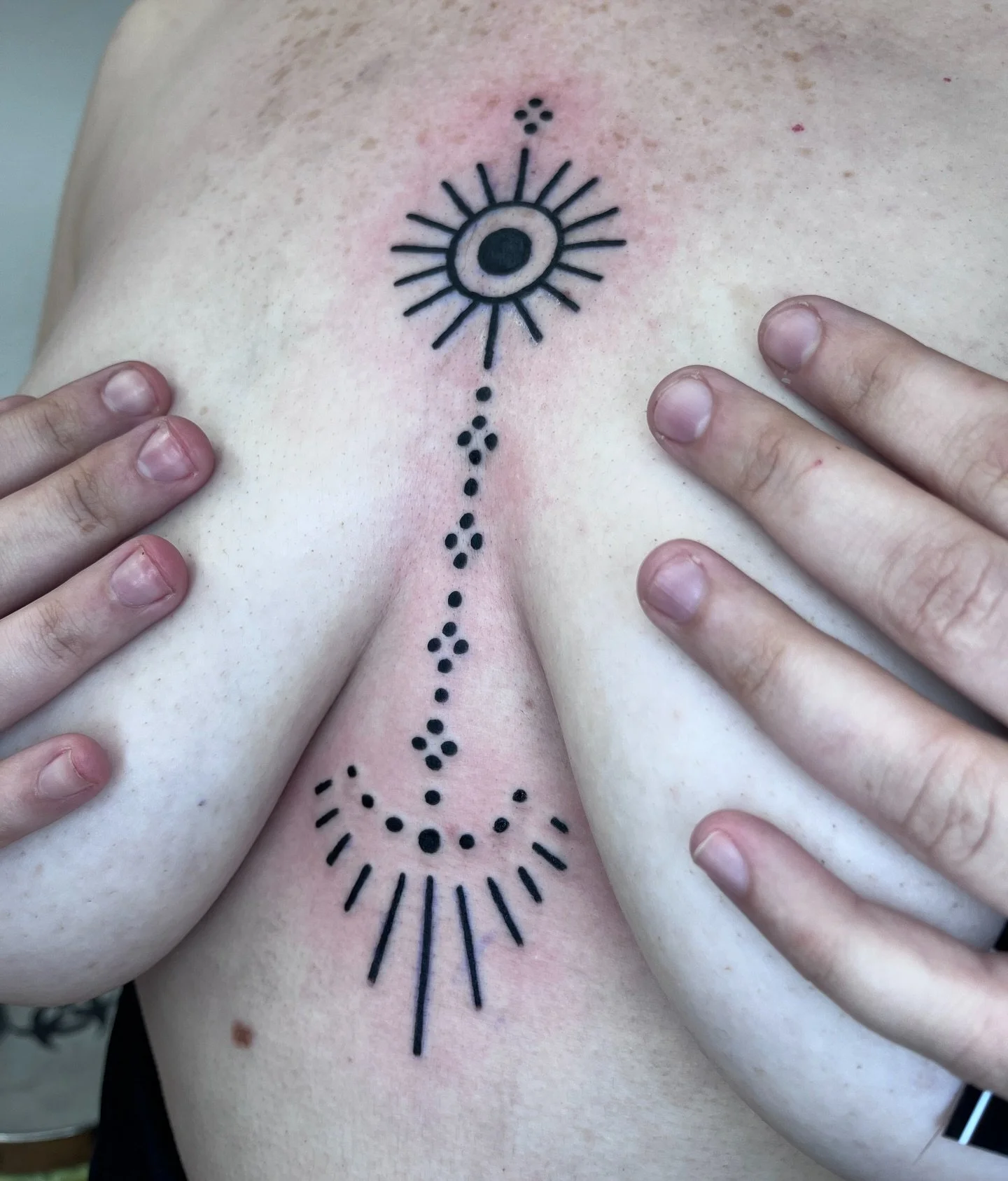 ༶ Bold will hold! Simple but powerful sternum for Michelle, thanks for your trust once again dear &hearts;️ 

Still have spaces for this month, if you&rsquo;d like to book in send me a DM 🌞🕉️ ༶