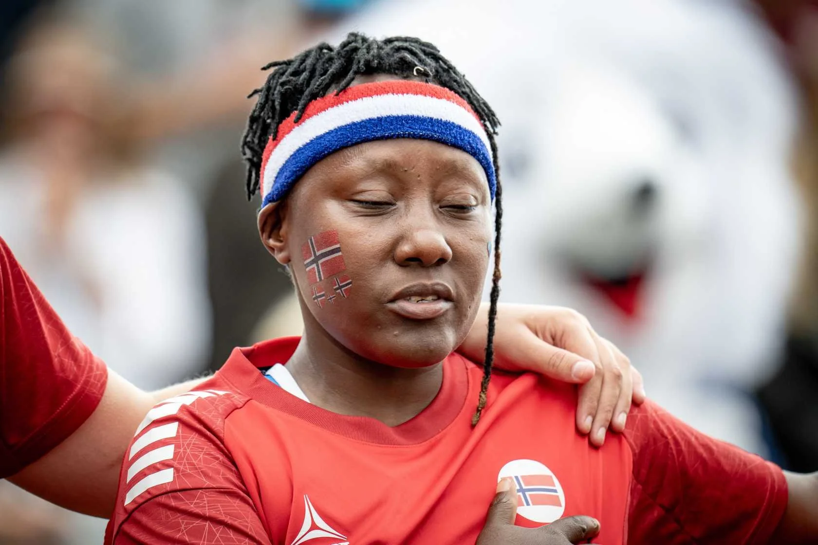 Akili arrived in Norway seeking safety, unsure if she would ever feel free or play football again.

This summer, wearing her Norwegian kit and rainbow sweatbands with pride, she stepped onto the pitch at the Oslo 2025 Homeless World Cup and represent