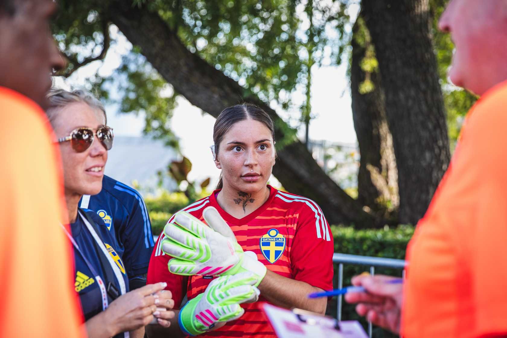 🎁 Gift a Seat This Christmas via the link in our bio.

Support players like Mika and Amina: partners and two incredible goalkeepers whose lives were transformed through football.

Both came to Gatans Lag through rehab.
Both found belonging, confiden
