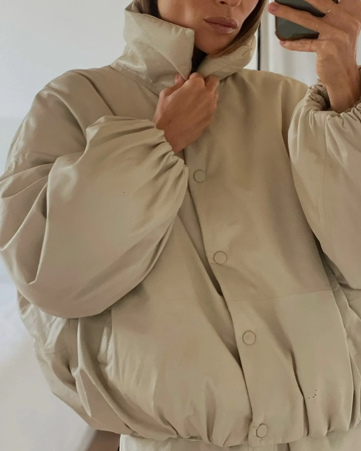 Missing my blondie days? 

Off white leather bomber @alysiofficial &amp; denims @haikureofficial / rep by @around.studio.pr 

.
.
.
.
.
#outfitideas #outfitpost #outfitcheck #totalwhite #whiteoutfit #minimalstyle #personalstylistmilan #personalstylis