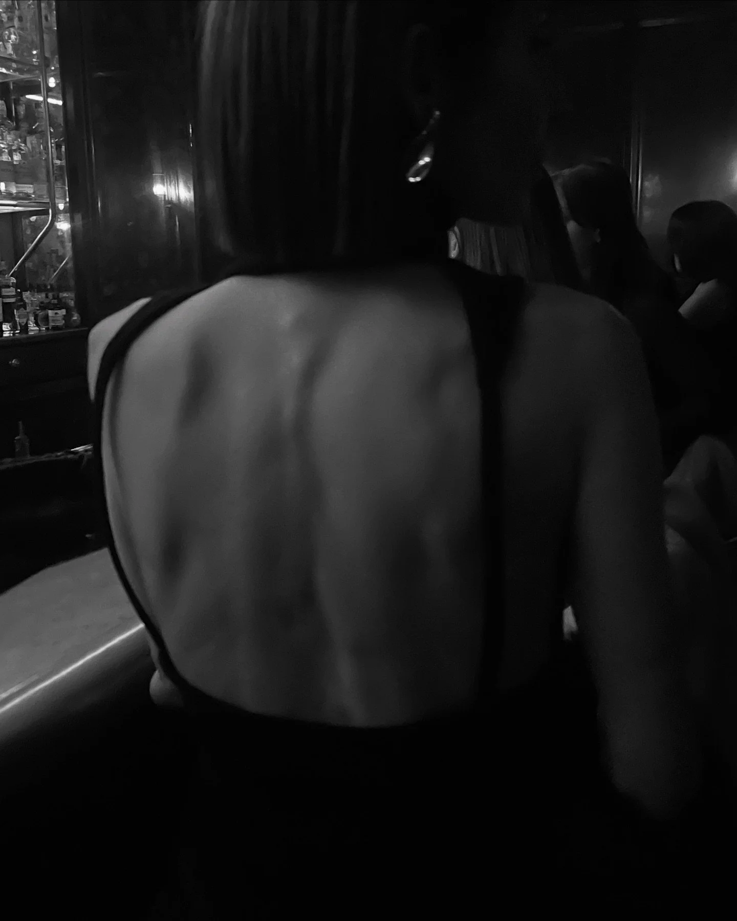 I always love an open back

Faux Fur jacket @thefrankieshop
Merino top @alysiofficial 
Wool cargos @_meimeij_ 

@around.studio.pr 🖤

.
.
.
.
.
#ootd #outfitcheck #totalblack #blackoutfit #minimalstyle #minimalstyledaily