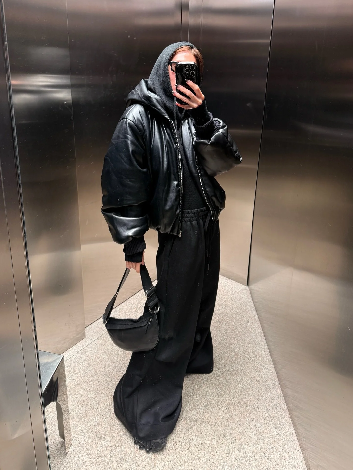 Last looks from my winter camera roll.

.
.
.
.
.
#winterlayers #winterwardrobe #ootd #winteroutfitideas #hellospring