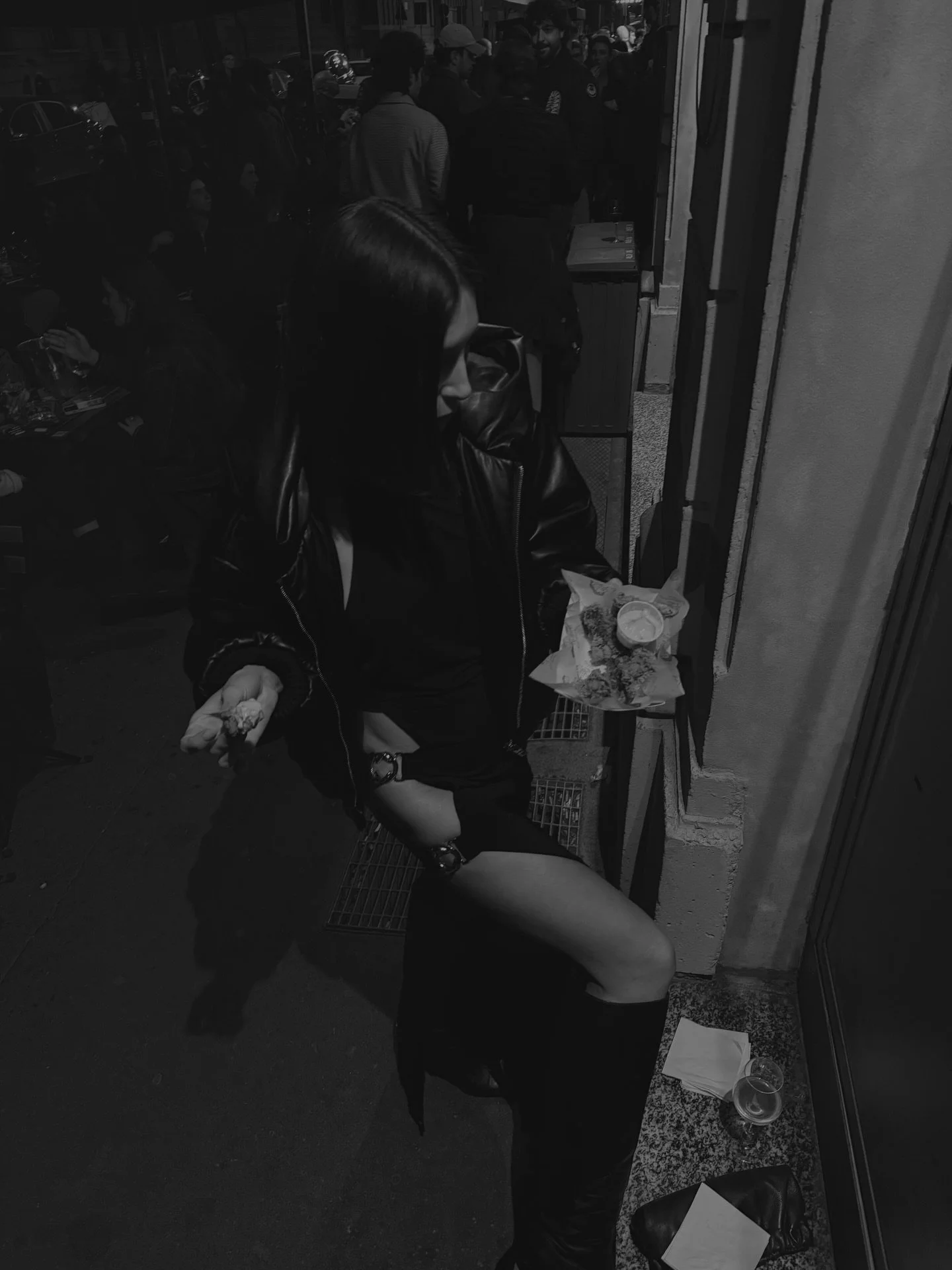 Fried chicken and fashion week on repeat 🔁 

.
.
.
.
.
#fitspo #ootd #minimalstyle #personalstylist  #outfitinspo styleinspiration  minimalistoutfits personalstylist 
personalshoppermilan  styleadvice fits beforeandafter stylingservices personalstyl