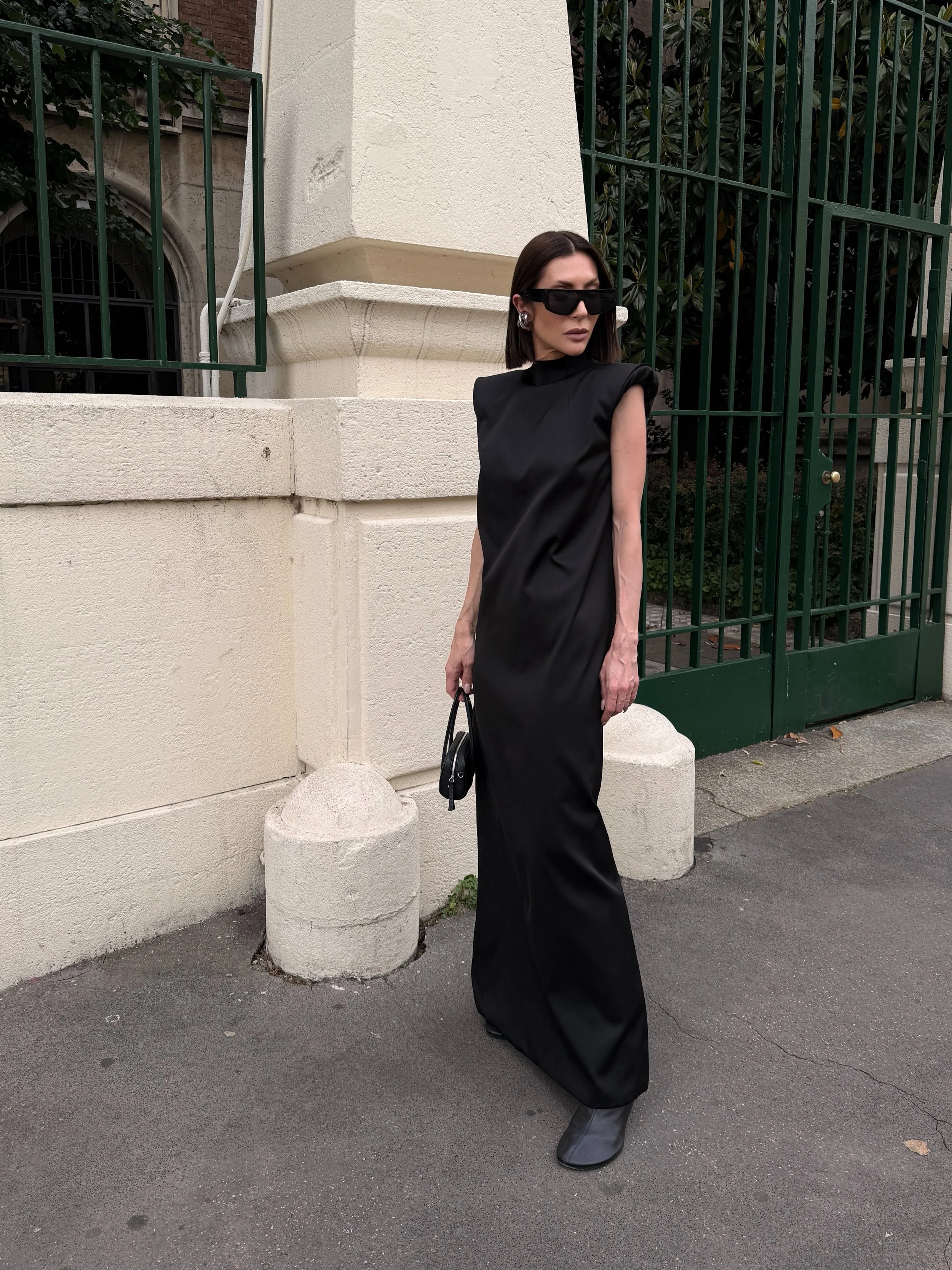 Mixing technical layers with a sculptural satin evening silhouette.
Minimal, sharp and effortless.

Windbreaker jacket and dress by @edarastudios 

.
.
.
.
.
#minimalstyle #eveninglook #allblackeverything #90sminimalism #effortlessstyle fashionstylin