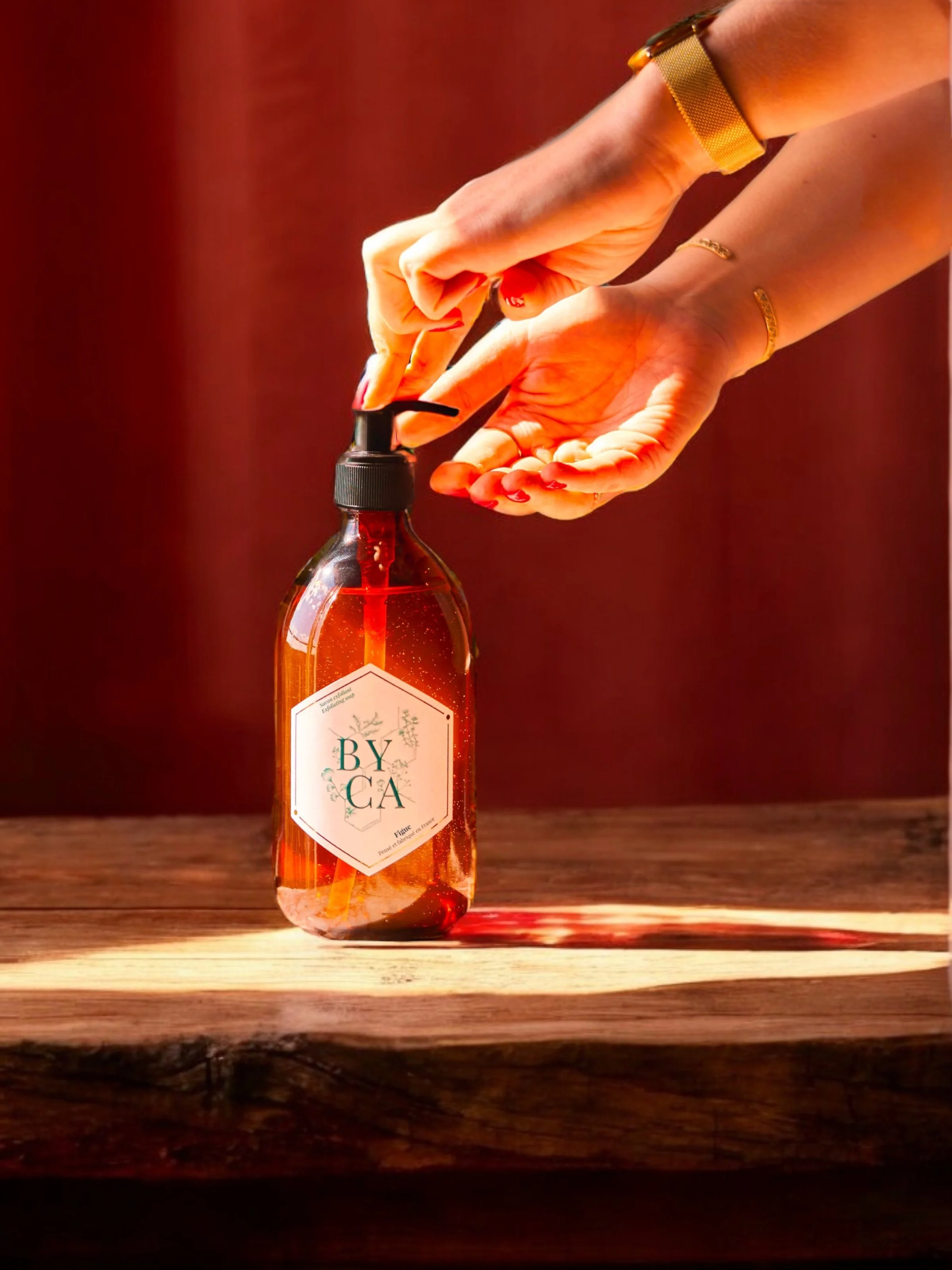 Comment et Pourquoi Utiliser un Savon exfoliant ? — BYCA - soins d ...