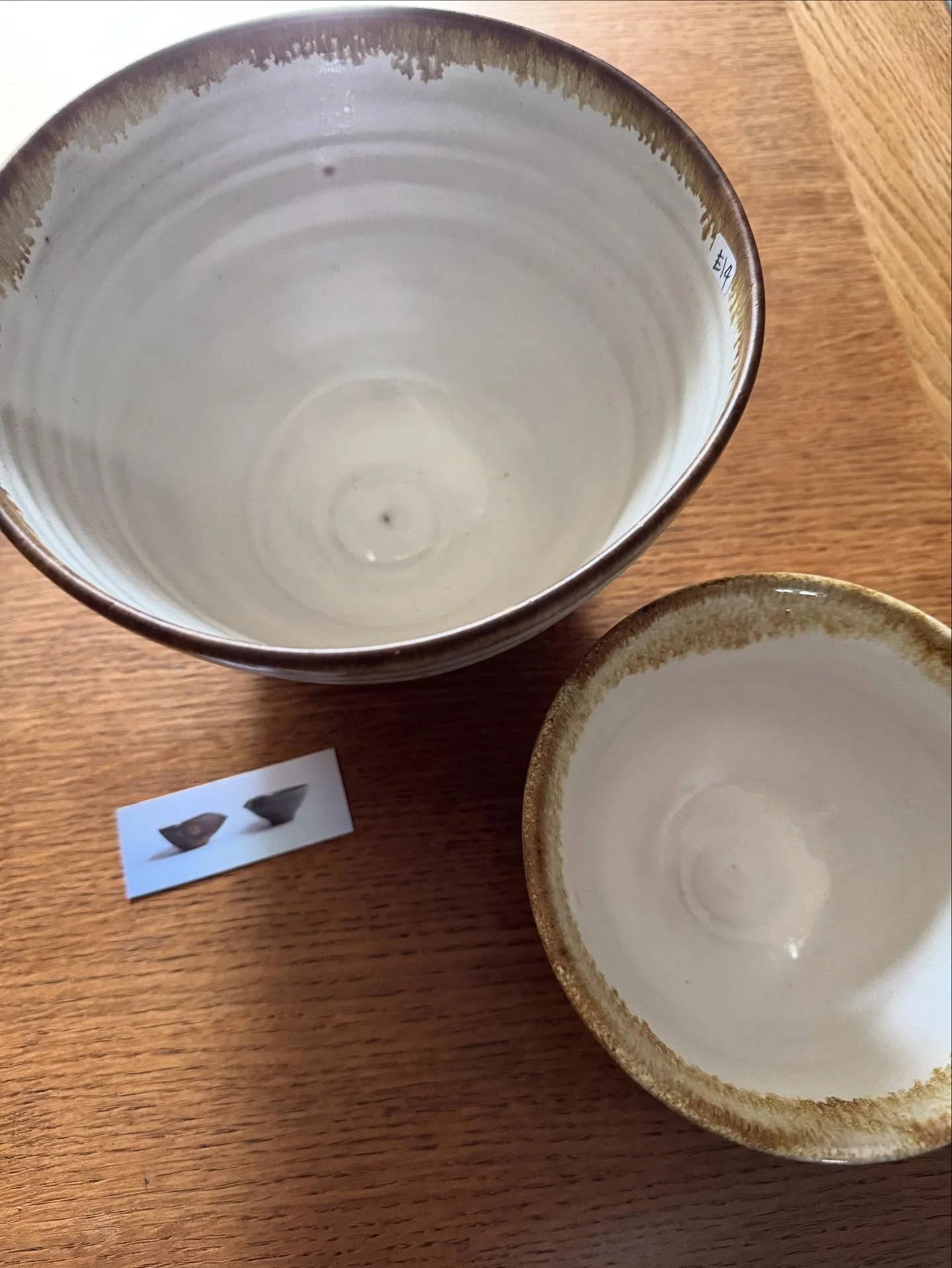Very happy w these lovely bowls by local ceramic artist @grace_alfarera  who has her studio open to visitors as part of @lambethopen this weekend. It&rsquo;s an art packed month what with Lambert Open, @streatarttrail and @artistsopenhouse. So much t