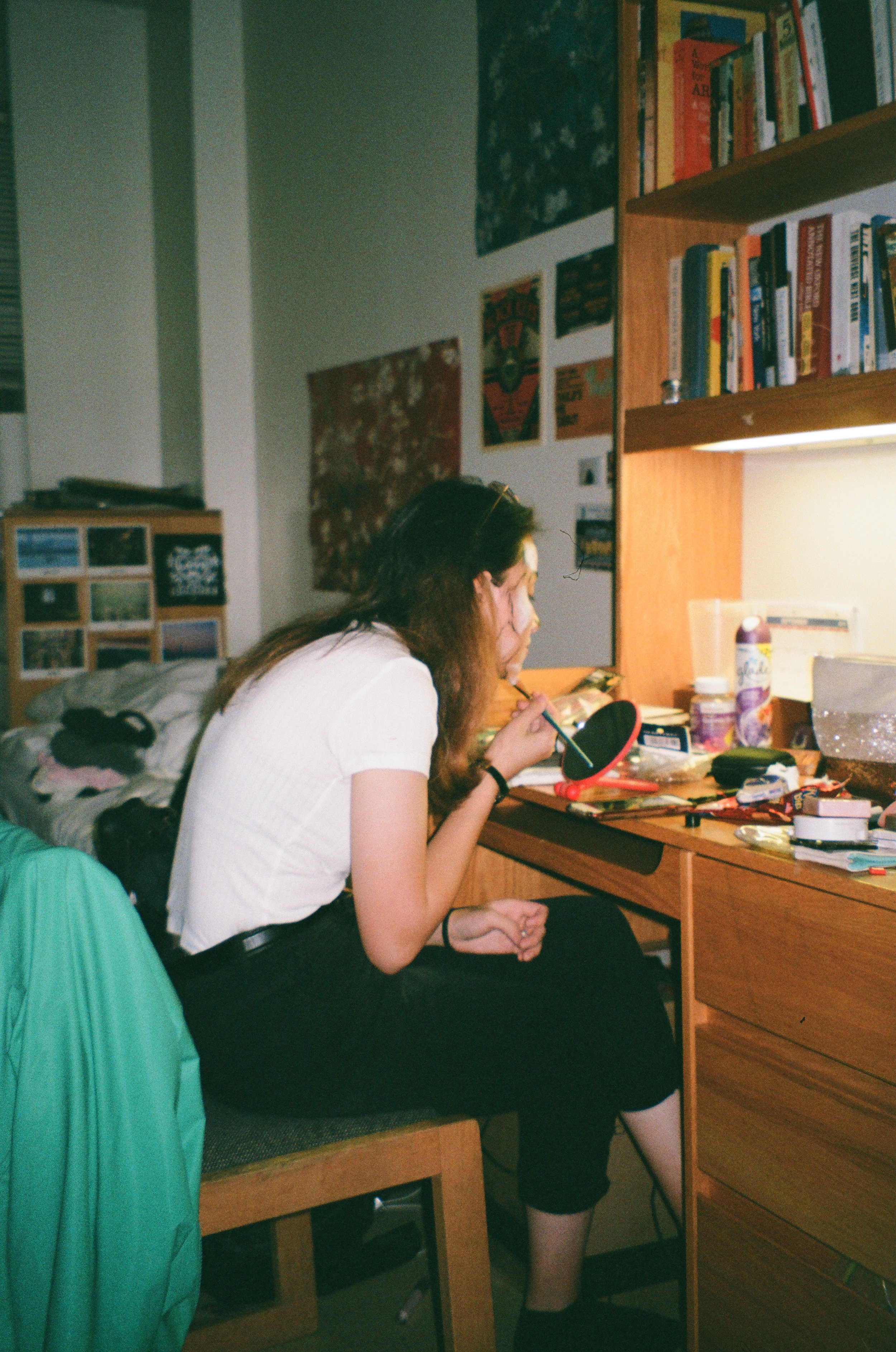 zoe in kate's nyc dorm room, 2019