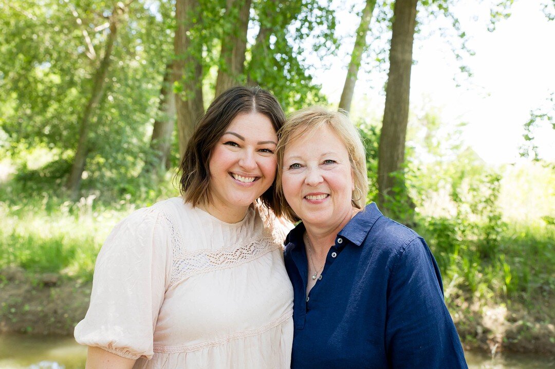 Big family extended sessions are so much fun and this one didn't disappoint.  I usually do family pictures in the fall so these summer ones were a fun change.  I loved the pretty lighting at Lake Lowell. It is always one of my favorite places to take